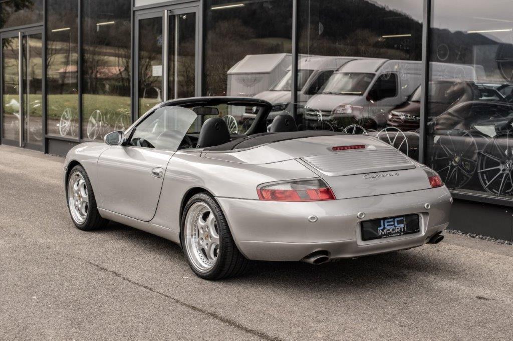PORSCHE 911 Carrera 4 Cabrio-image-18