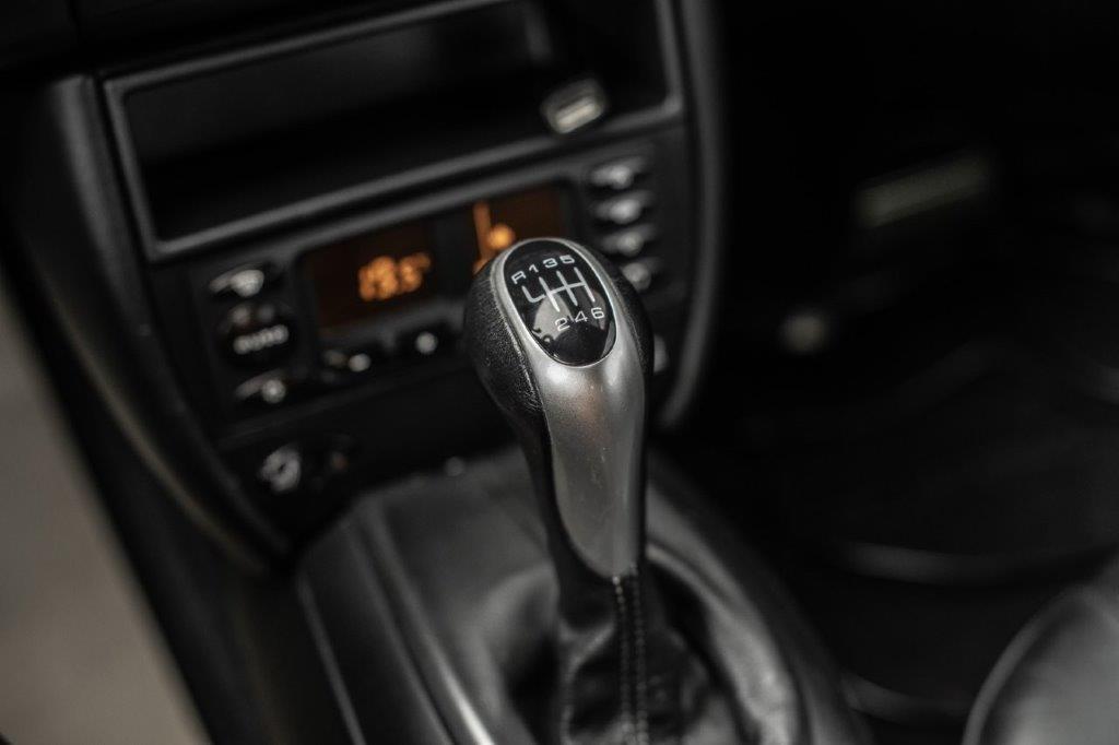 PORSCHE 911 Carrera 4 Cabrio-image-14