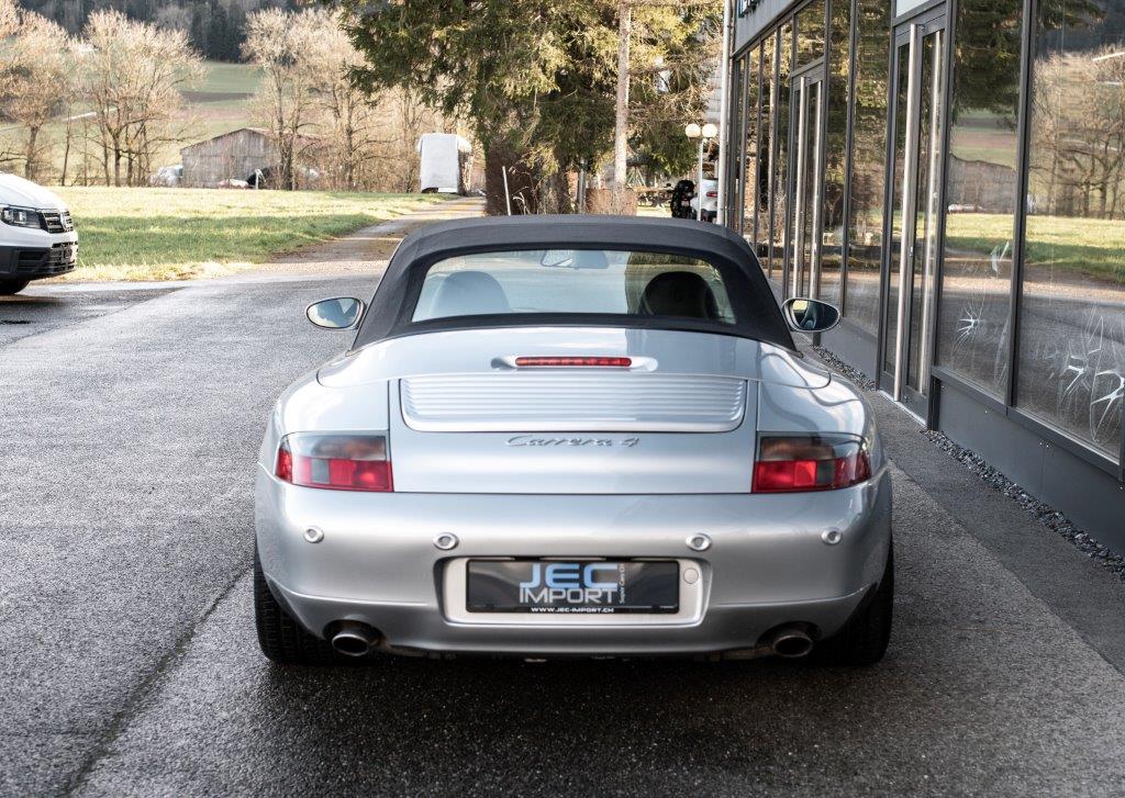 PORSCHE 911 Carrera 4 Cabrio-image-3