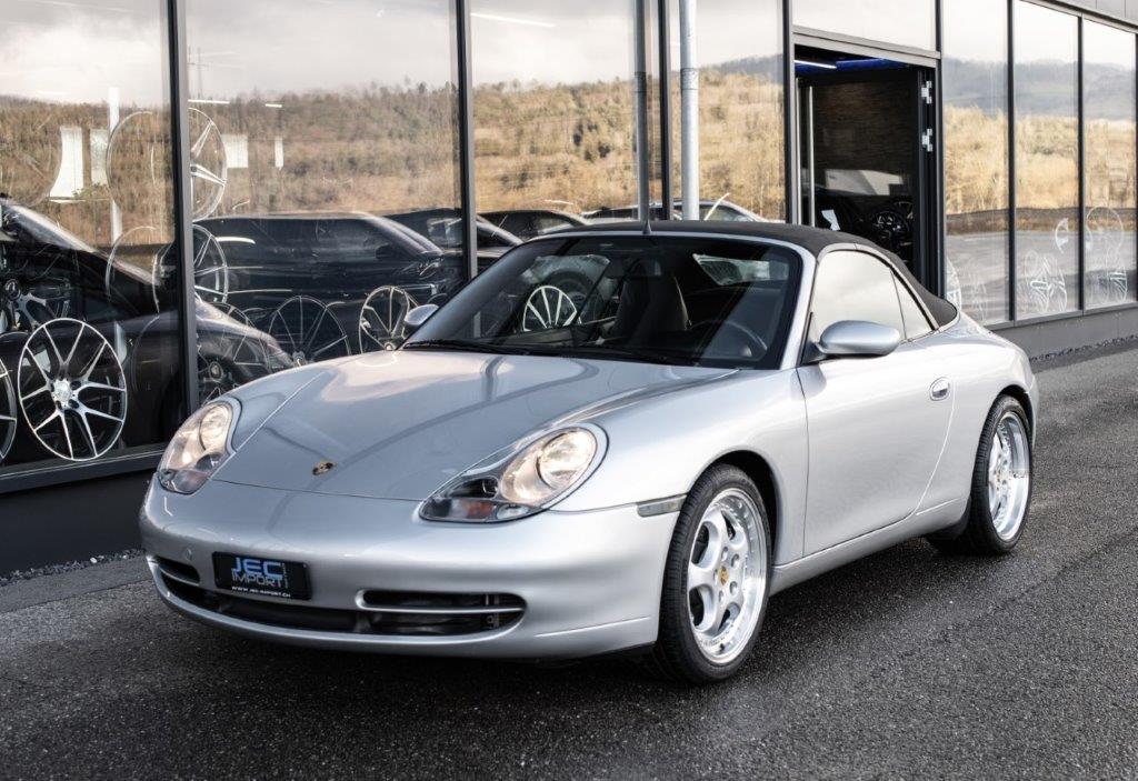 PORSCHE 911 Carrera 4 Cabrio-image-1