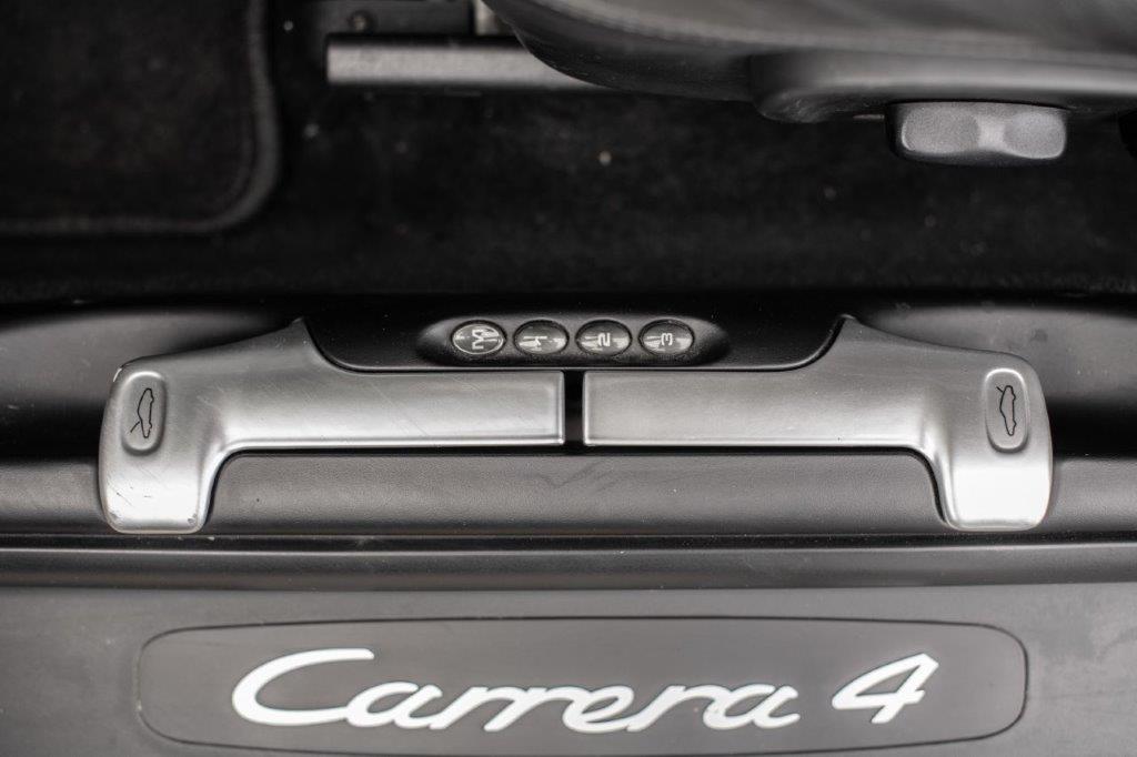 PORSCHE 911 Carrera 4 Cabrio-image-7