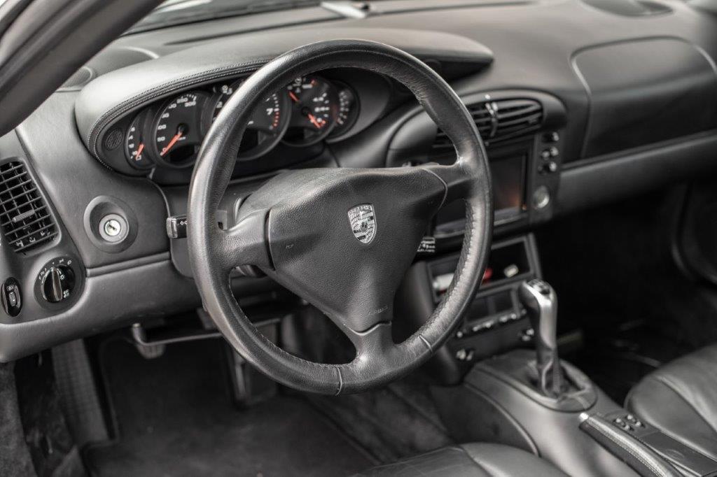PORSCHE 911 Carrera 4 Cabrio-image-10