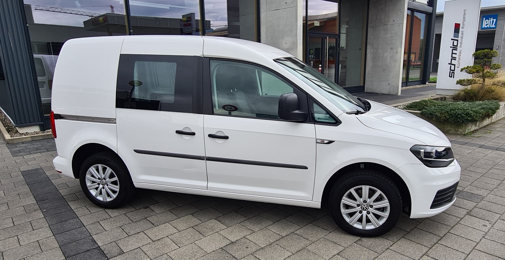 VW Caddy 1.2 TSI Entry BlueMotion Technology-image-3