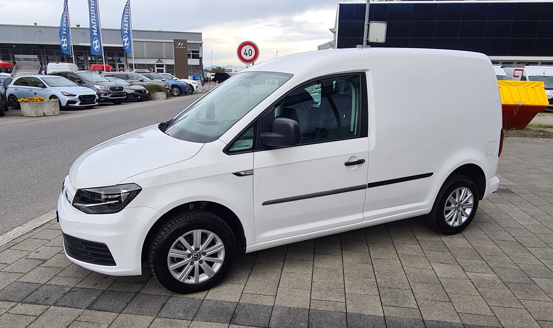 VW Caddy 1.2 TSI Entry BlueMotion Technology-image-8