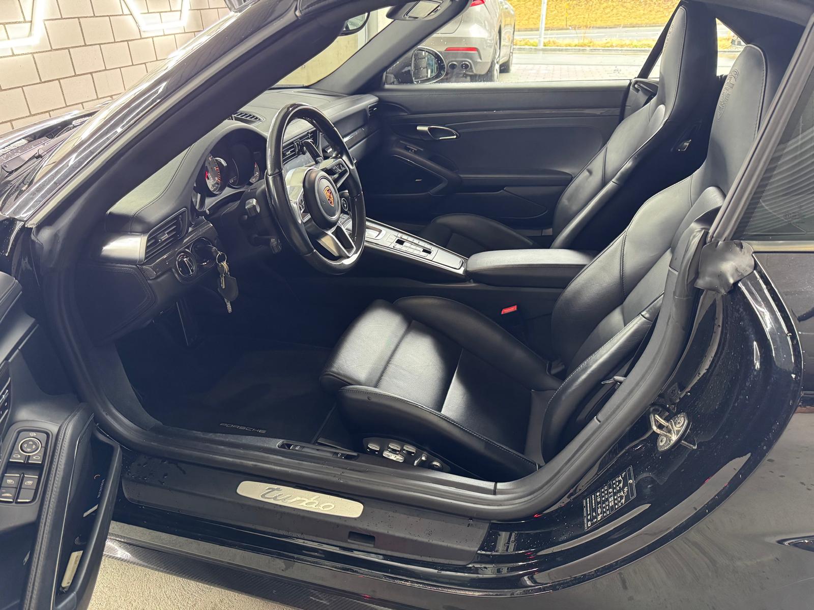PORSCHE 911 Turbo Cabrio PDK-image-5
