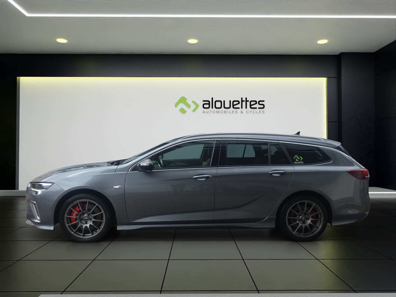 OPEL Insignia 2.0 T Sports Tourer GSi Automatic-image-2