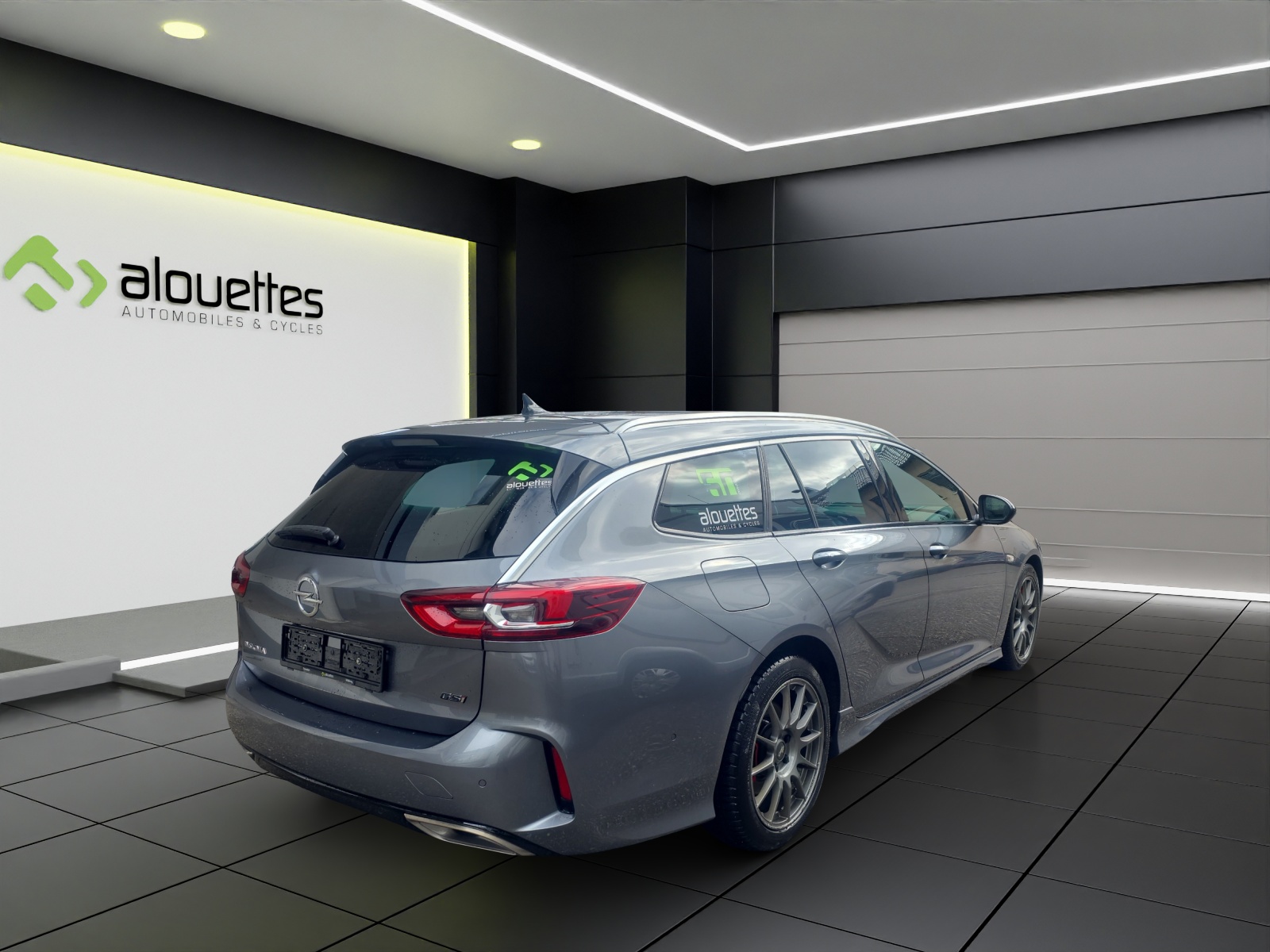 OPEL Insignia 2.0 T Sports Tourer GSi Automatic-image-4