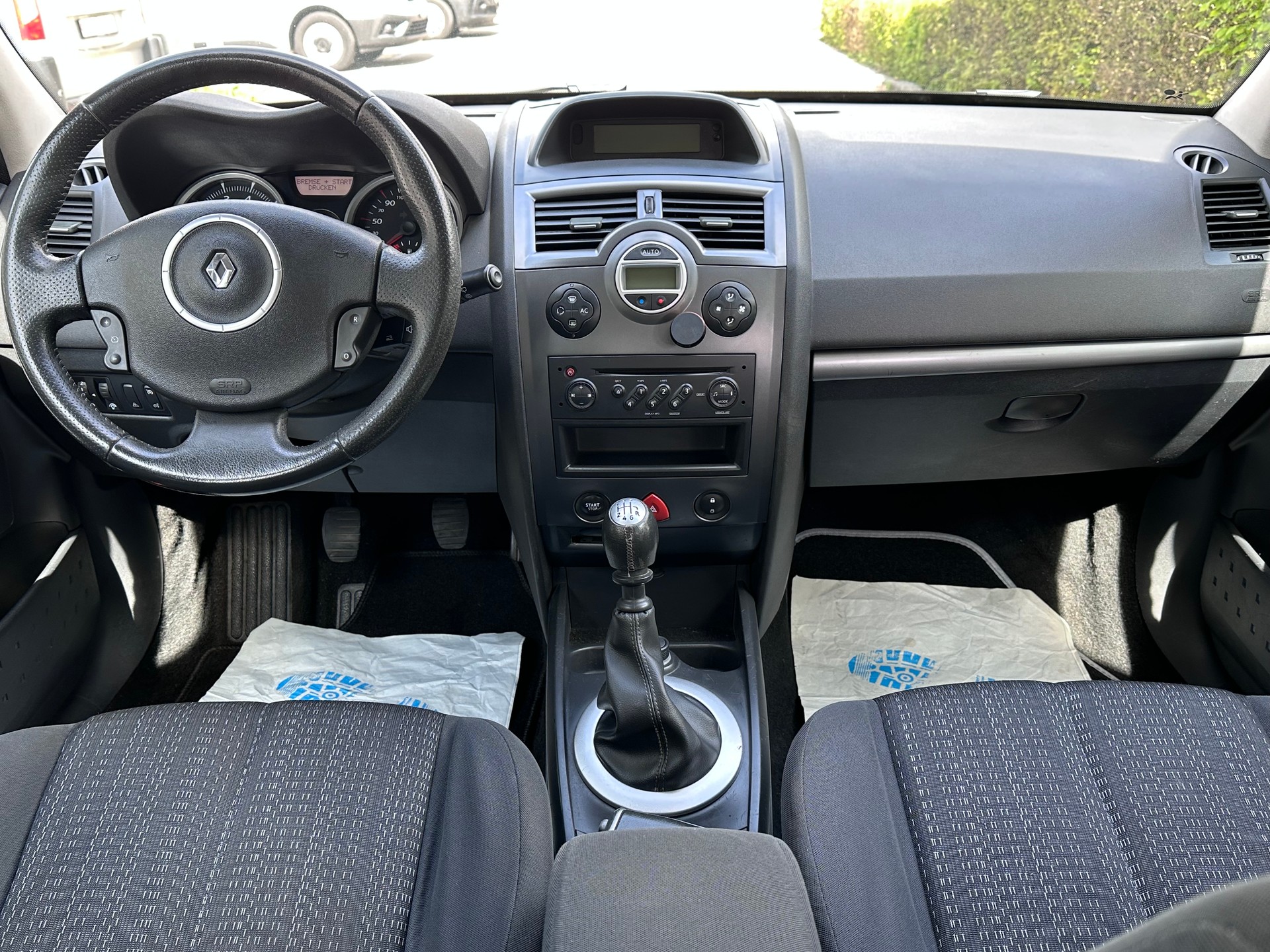 RENAULT Mégane Break 2.0 16V Dynamique-image-8
