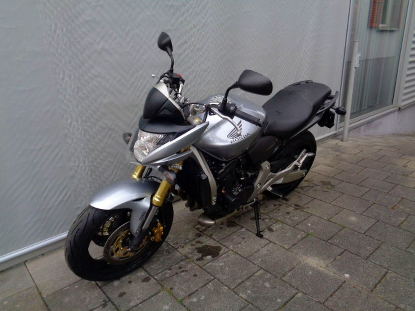 HONDA CB 600 FA-showroom-element-1