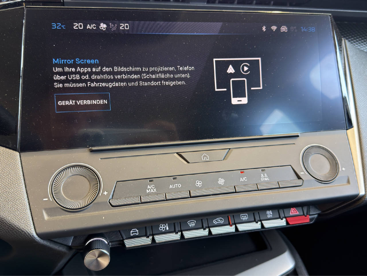 PEUGEOT 308 SW 1.2 Hybrid Style-image-13