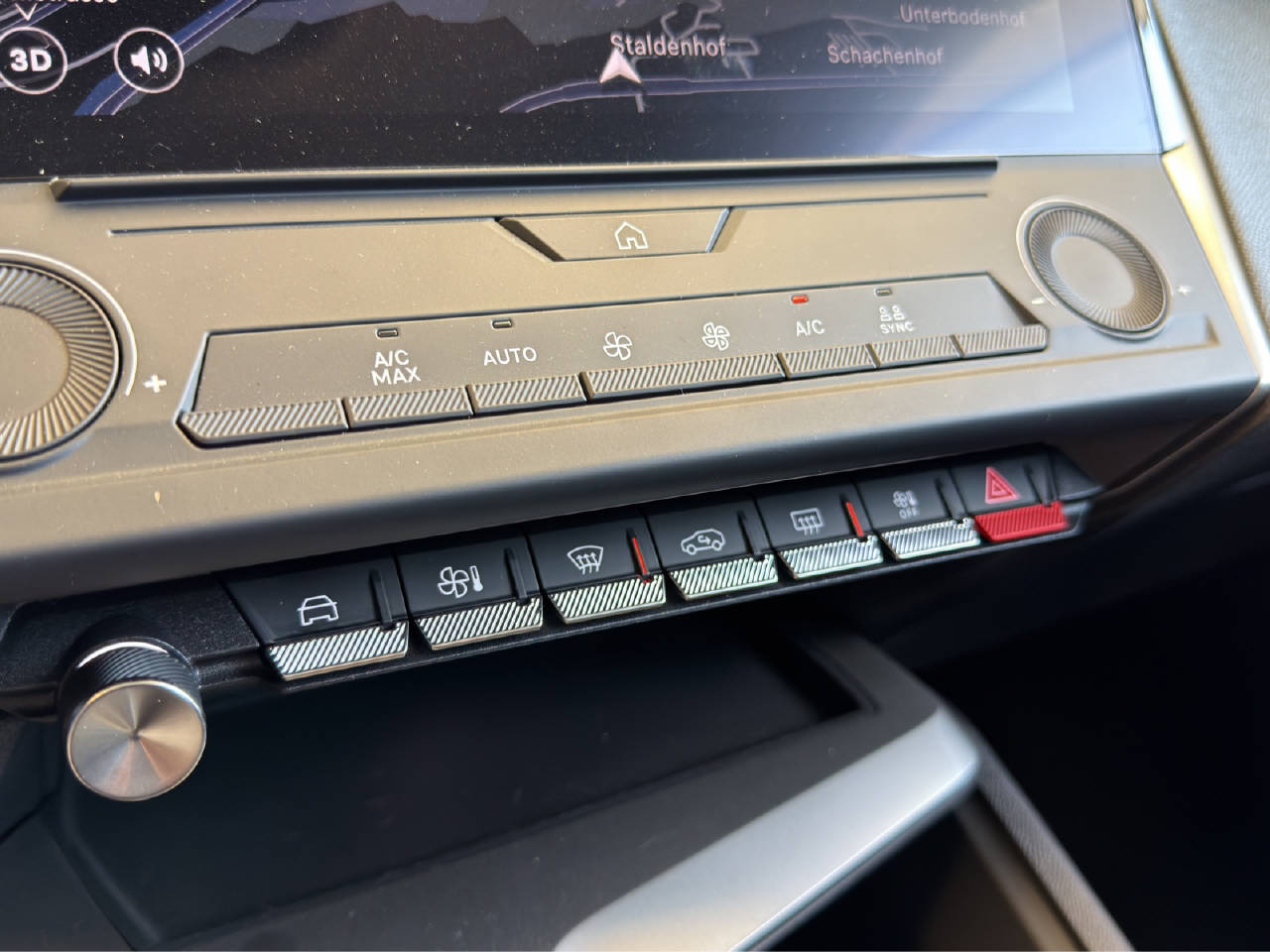 PEUGEOT 308 SW 1.2 Hybrid Style-image-11