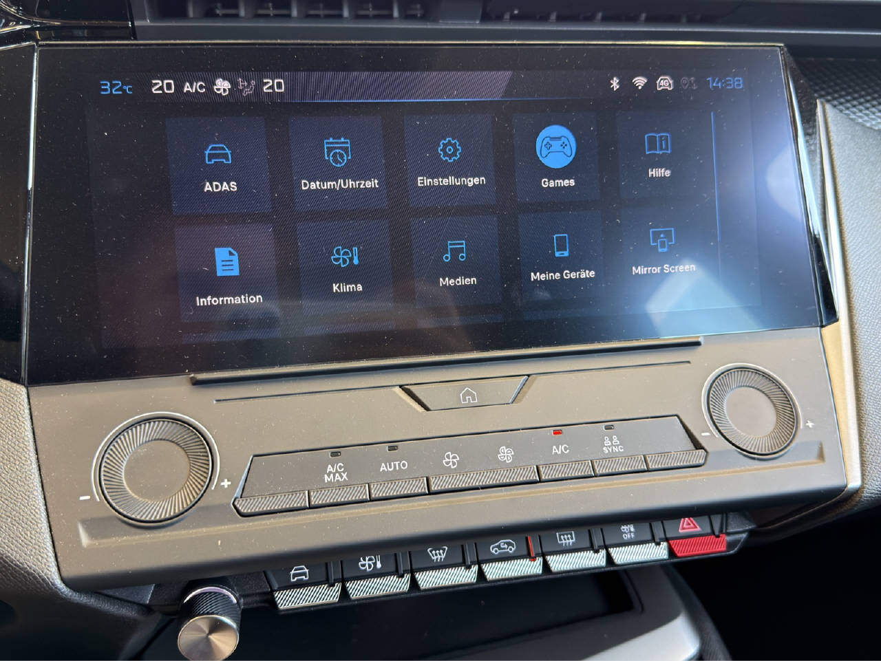 PEUGEOT 308 SW 1.2 Hybrid Style-image-14