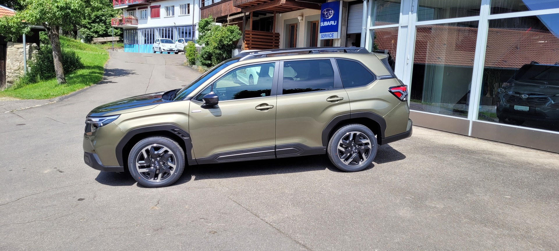 SUBARU Forester 2.0i e-Boxer Swiss Plus Lineartronic-showroom-element-2