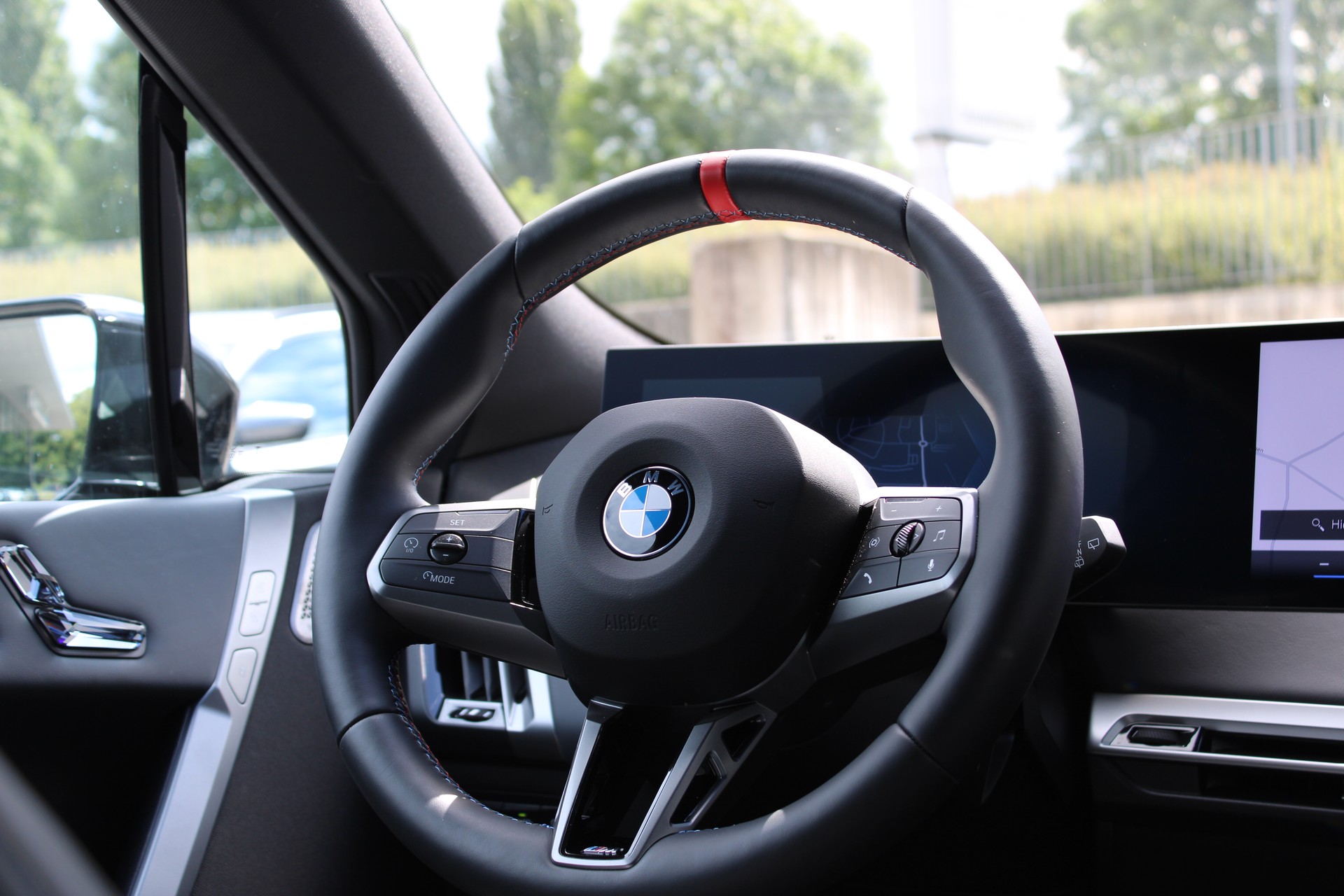 BMW iX M60-image-14