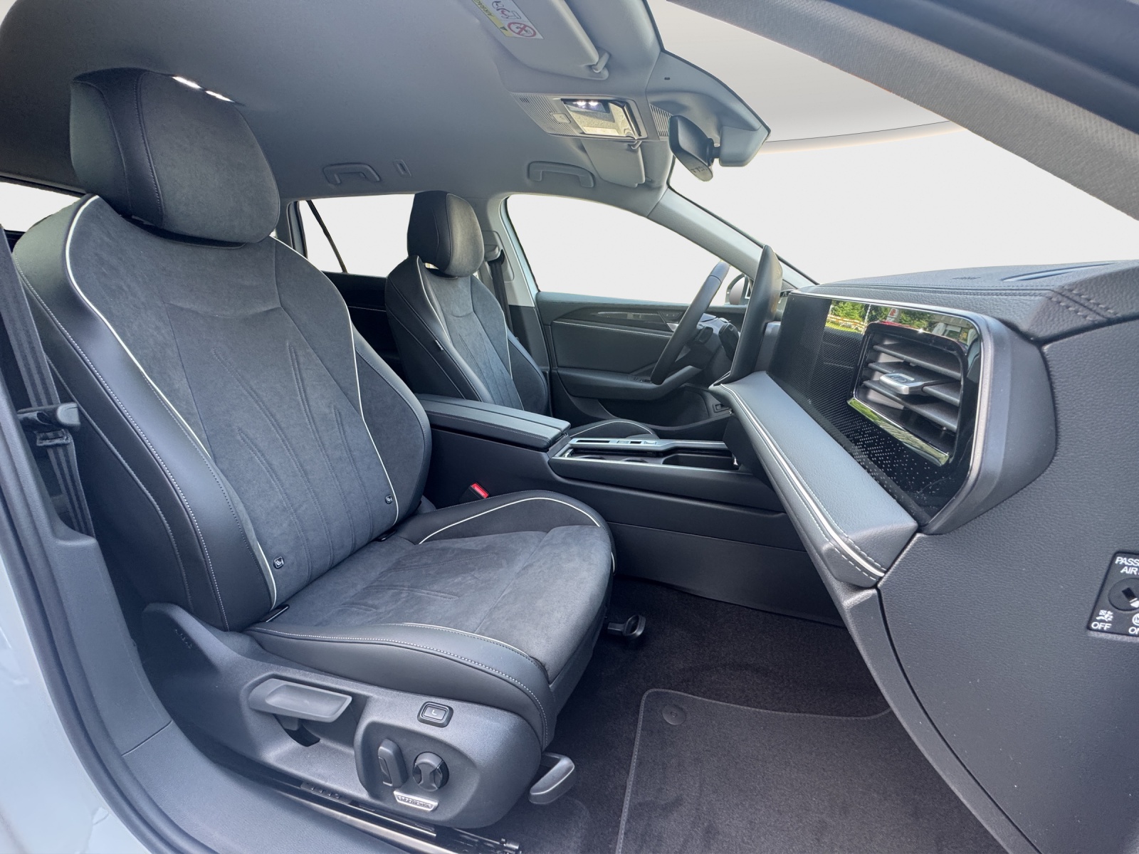 VW Passat Variant 2.0 TDI evo Business DSG-image-9