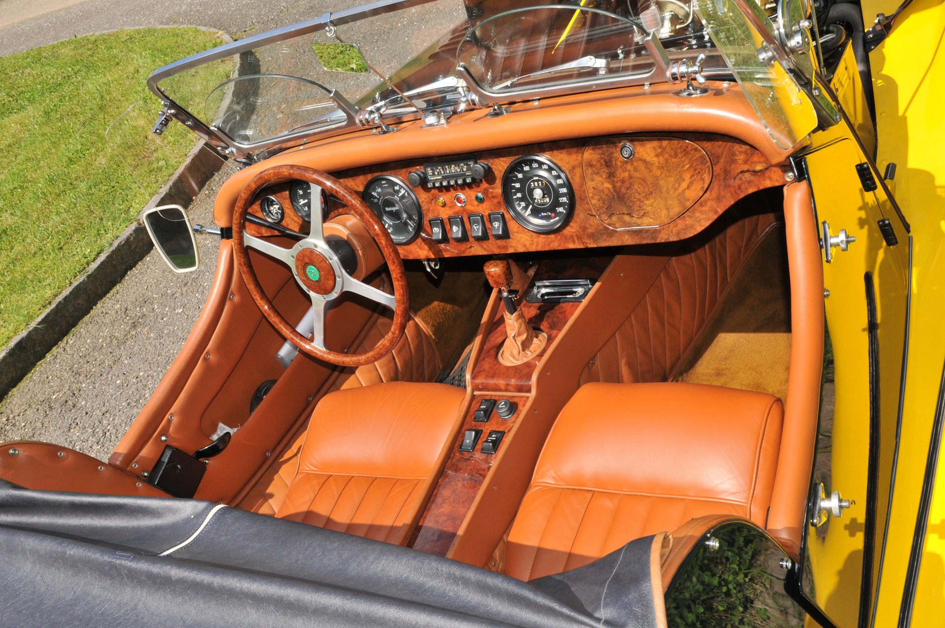 MORGAN PLUS 8-image-1
