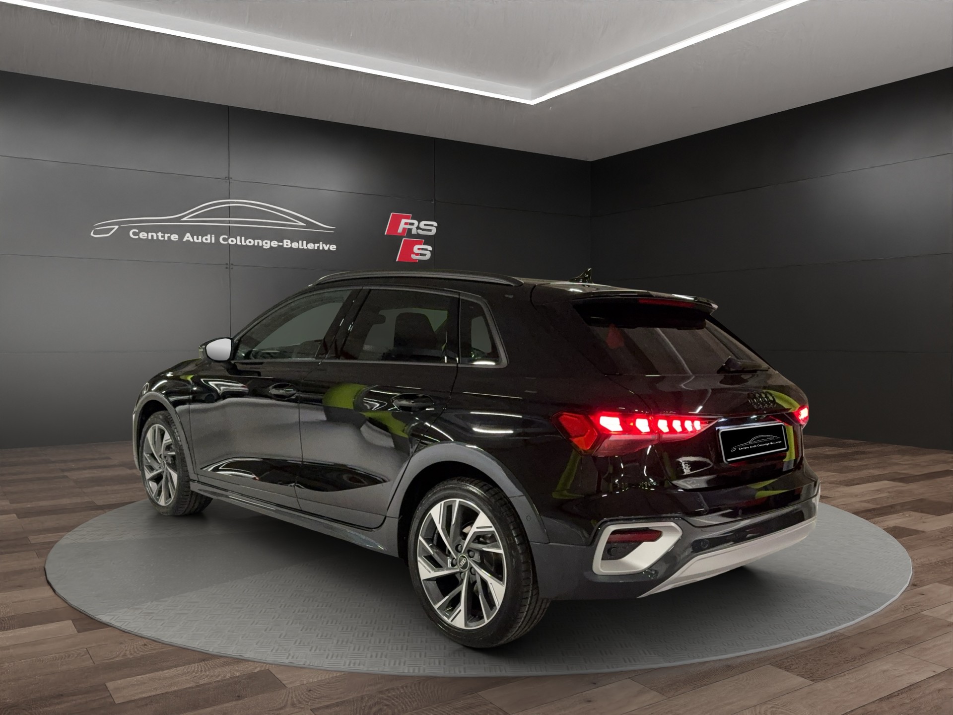 AUDI A3 allstreet 35 TFSI Attraction S-tronic-image-3