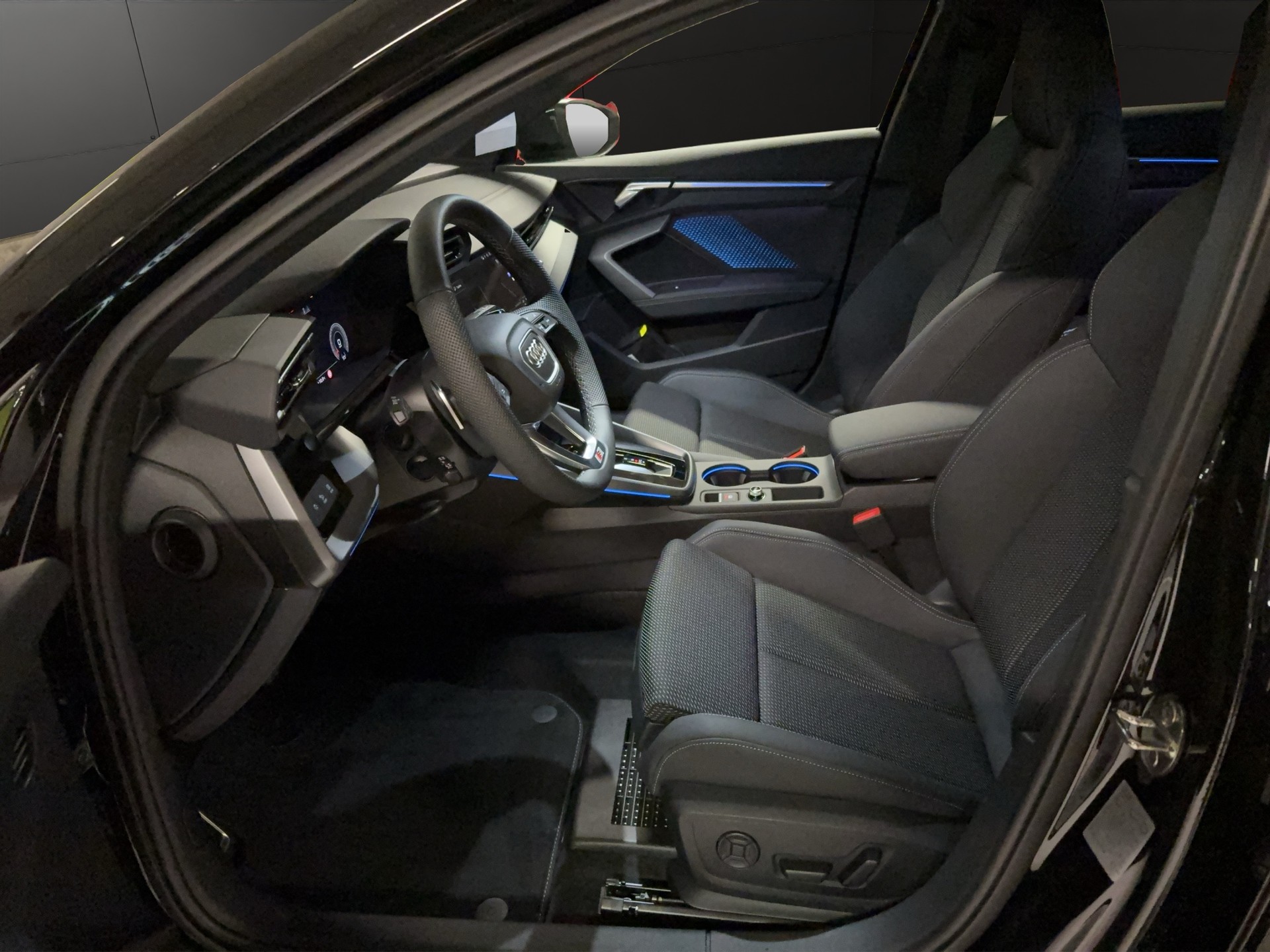 AUDI A3 allstreet 35 TFSI Attraction S-tronic-image-7