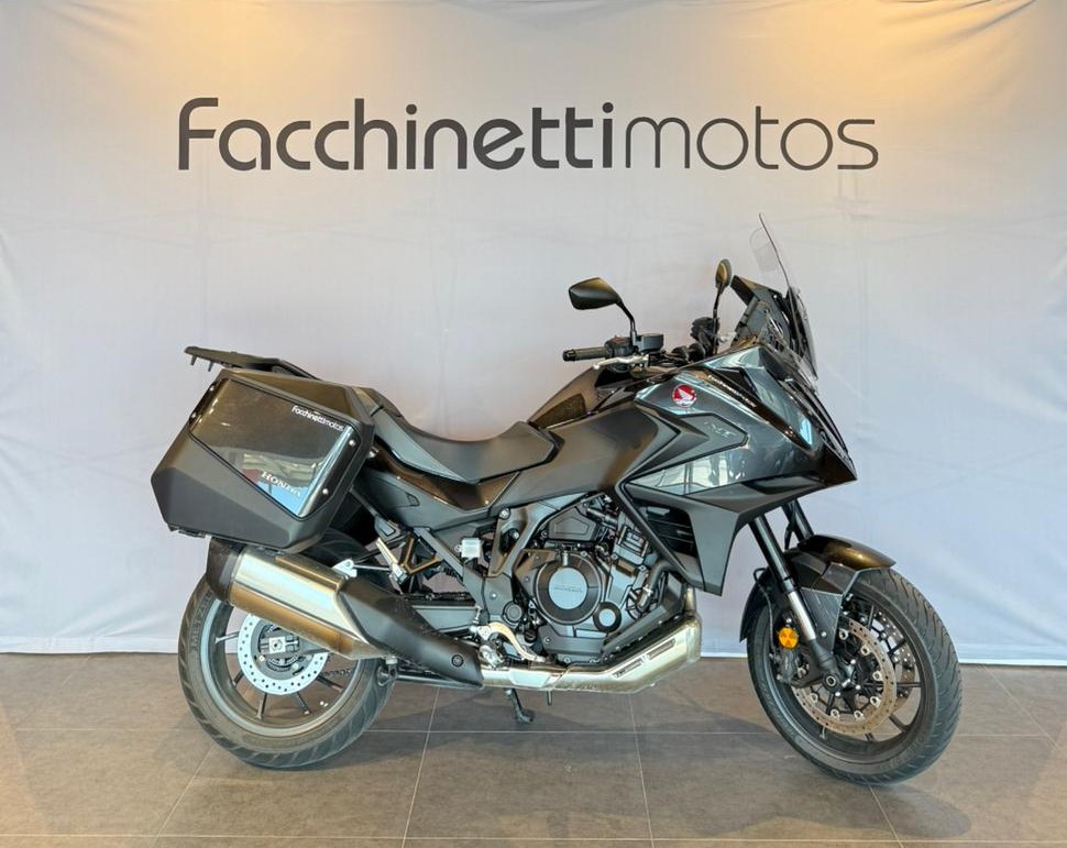 HONDA NT 1100-showroom-element-1