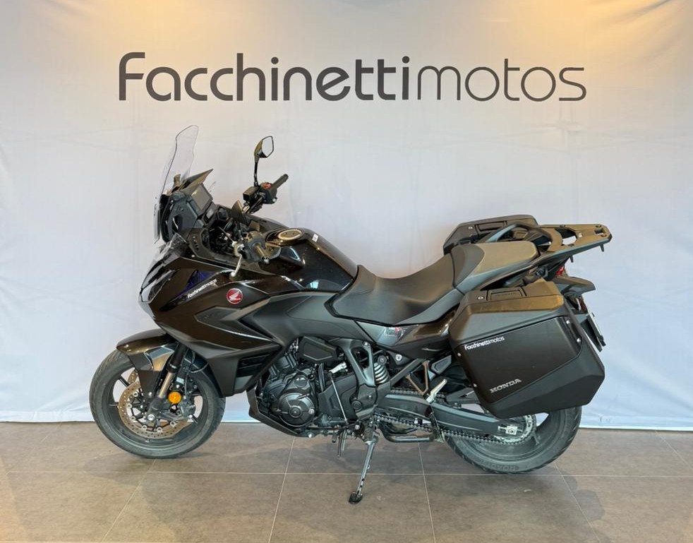 HONDA NT 1100-showroom-element-2
