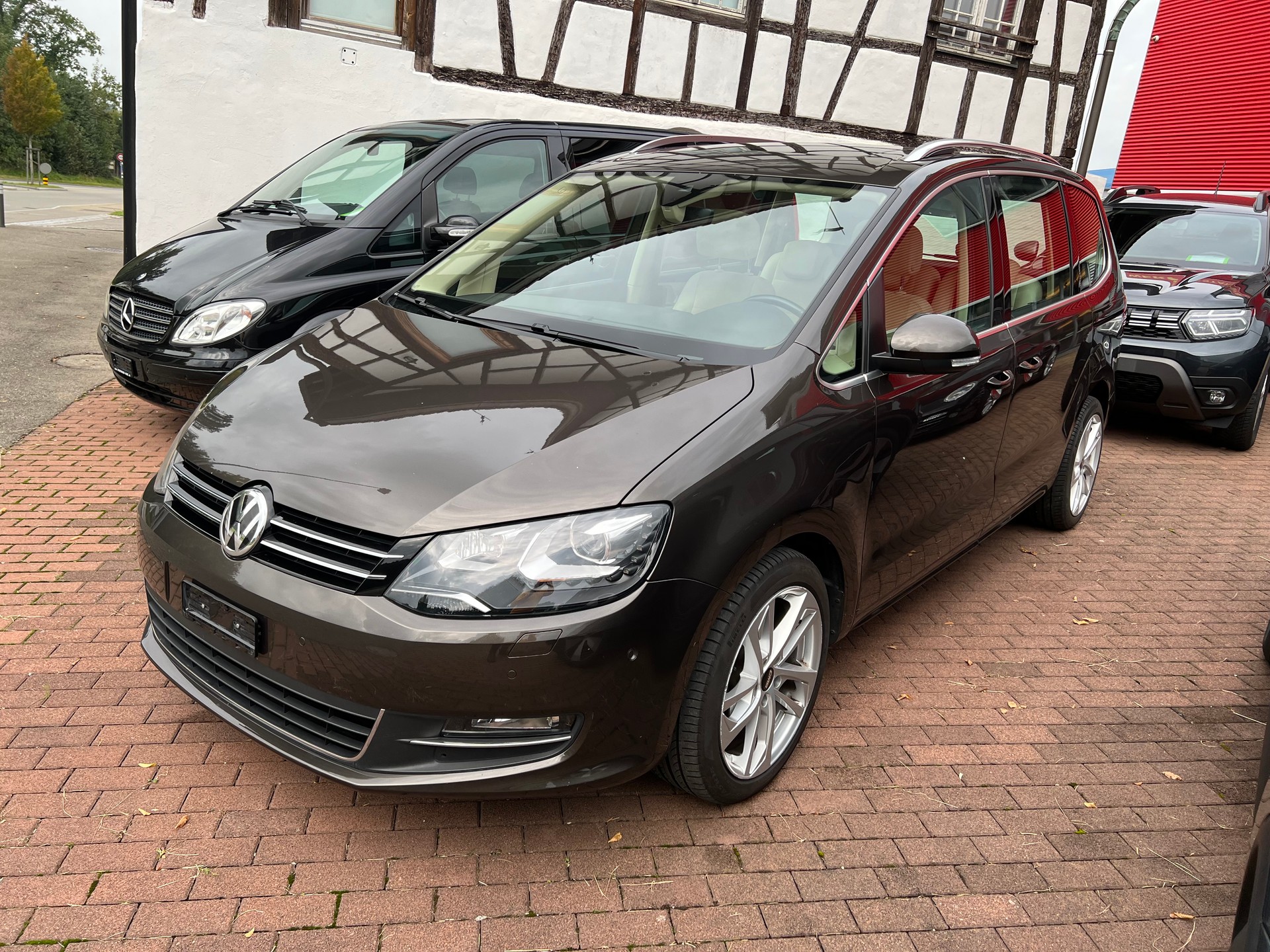 VW Sharan 2.0 TDI 4Motion DSG 5 Sitze-image-2