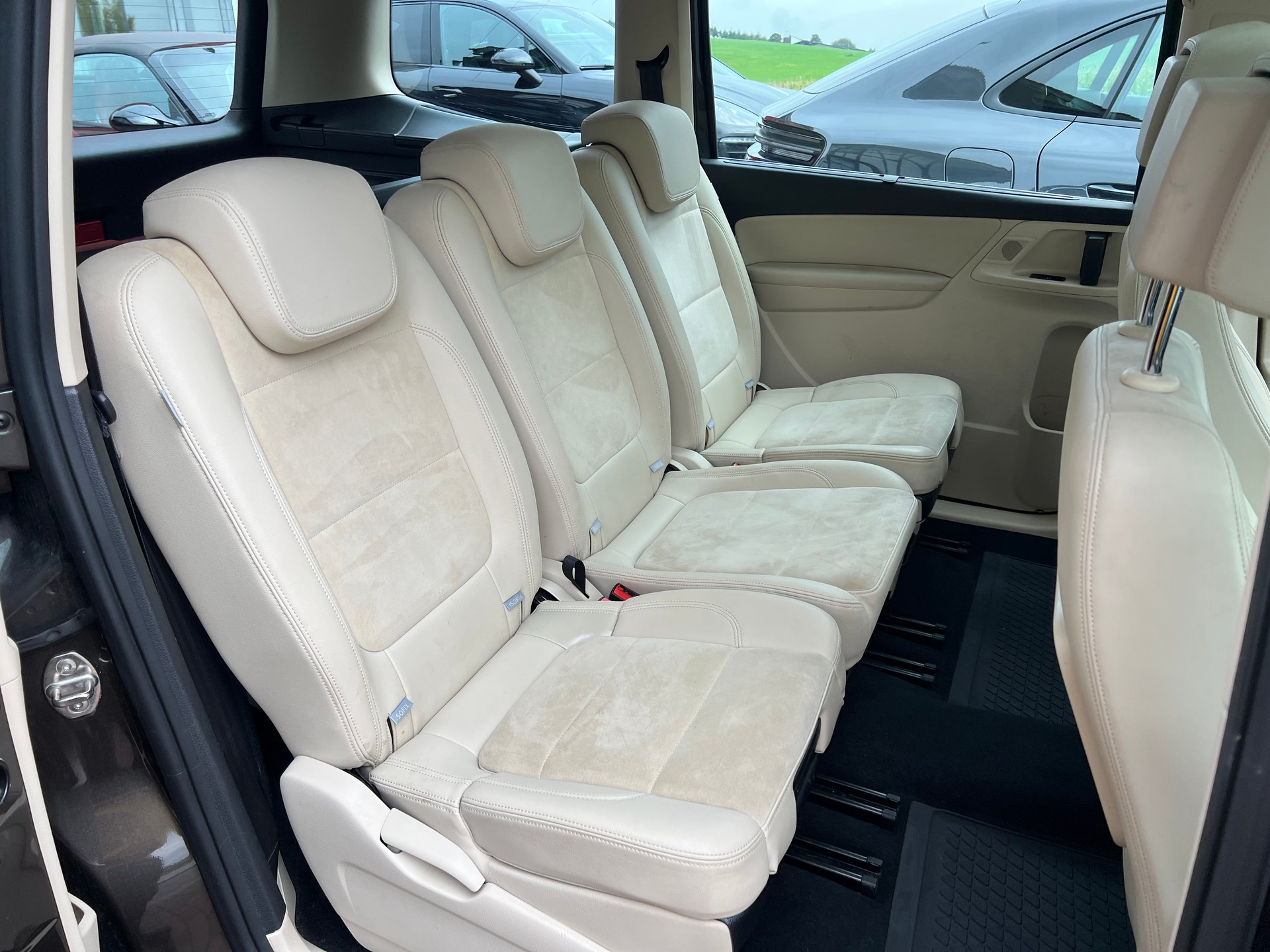 VW Sharan 2.0 TDI 4Motion DSG 5 Sitze-image-10