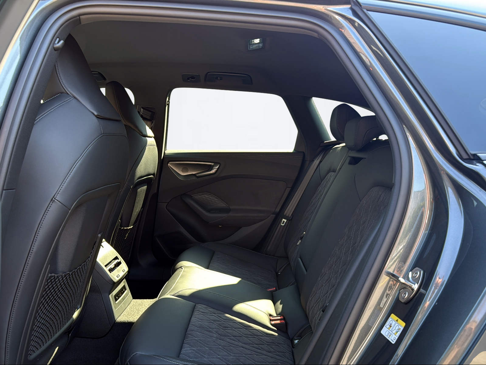 AUDI A5 Avant 2.0 e-hybrid 220 quattro S-Tronic-image-8