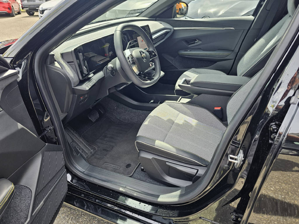 RENAULT Mégane E-Tech techno-image-4