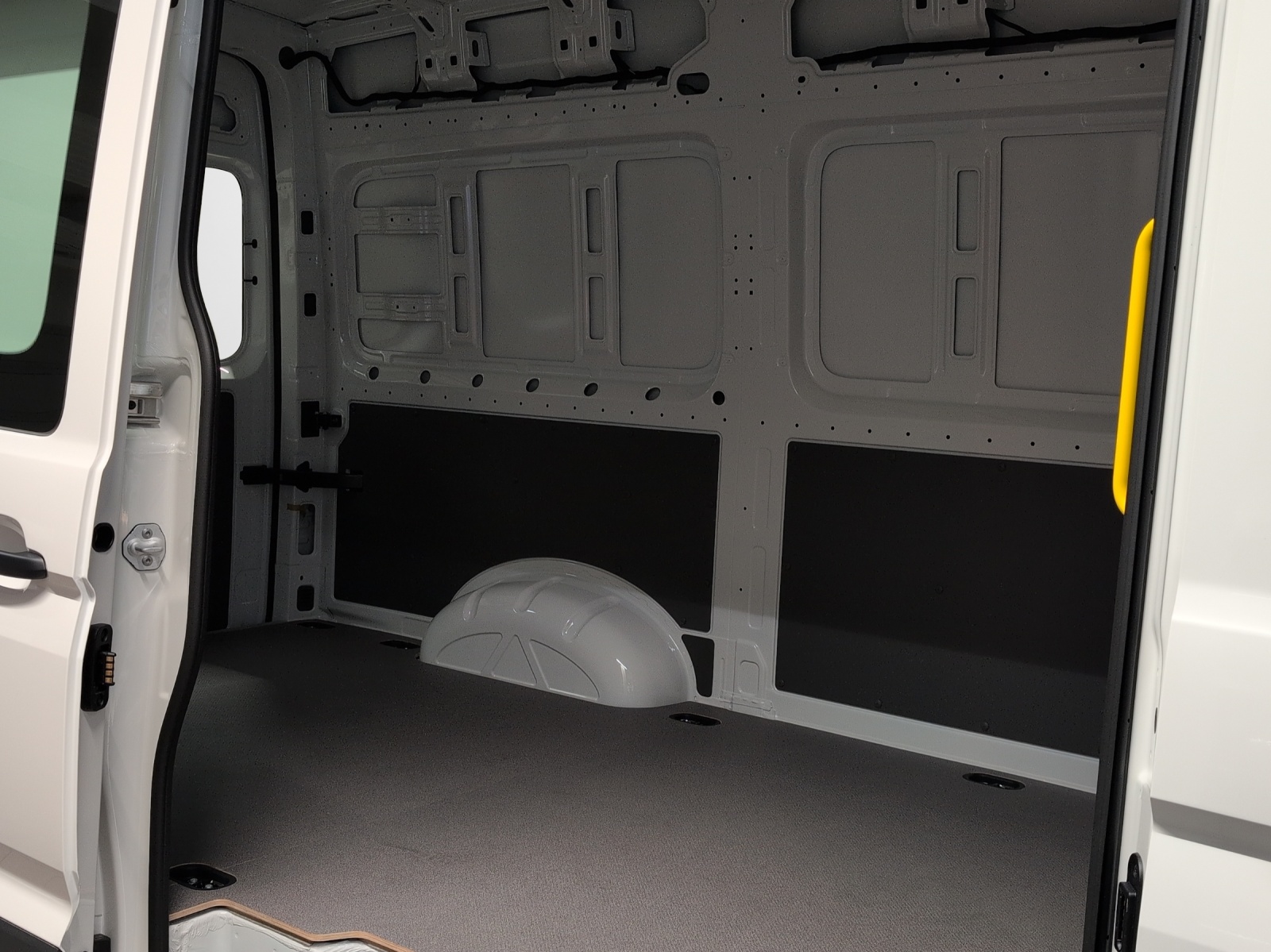VW Crafter 35 2.0 BiTDI L3 4Motion A-image-7