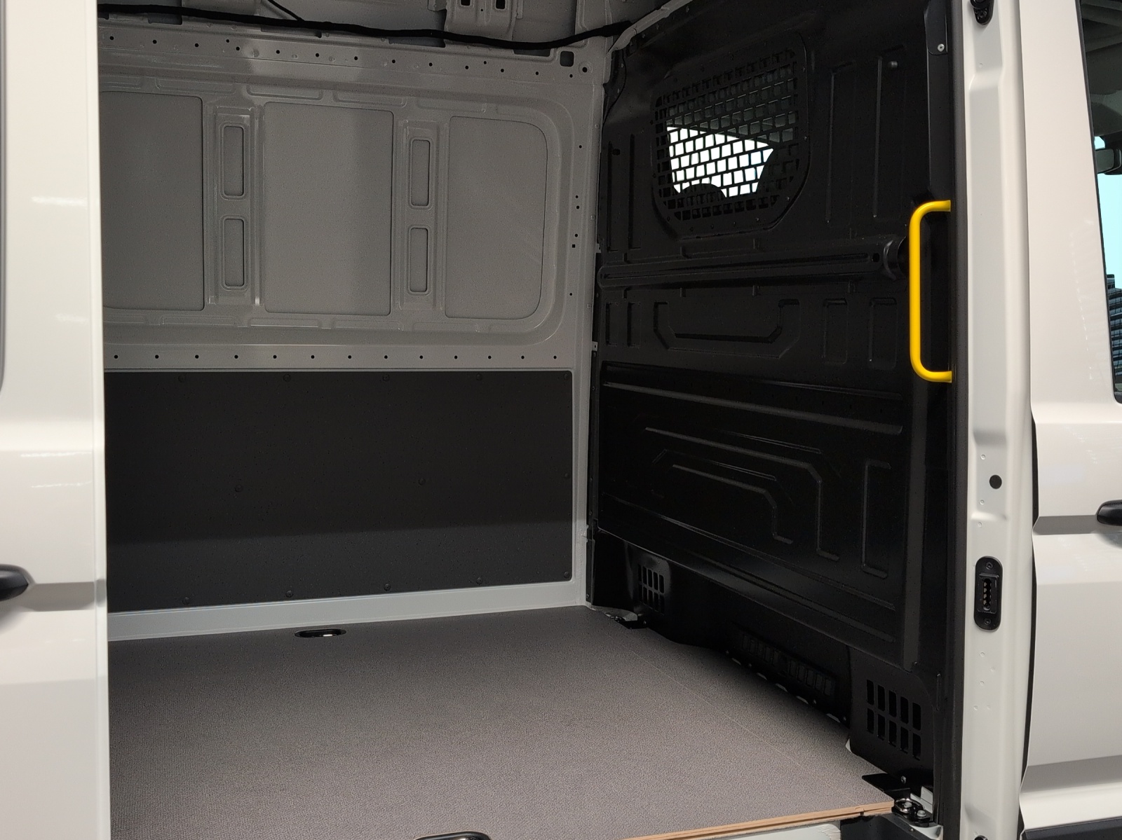 VW Crafter 35 2.0 BiTDI L3 4Motion A-image-8