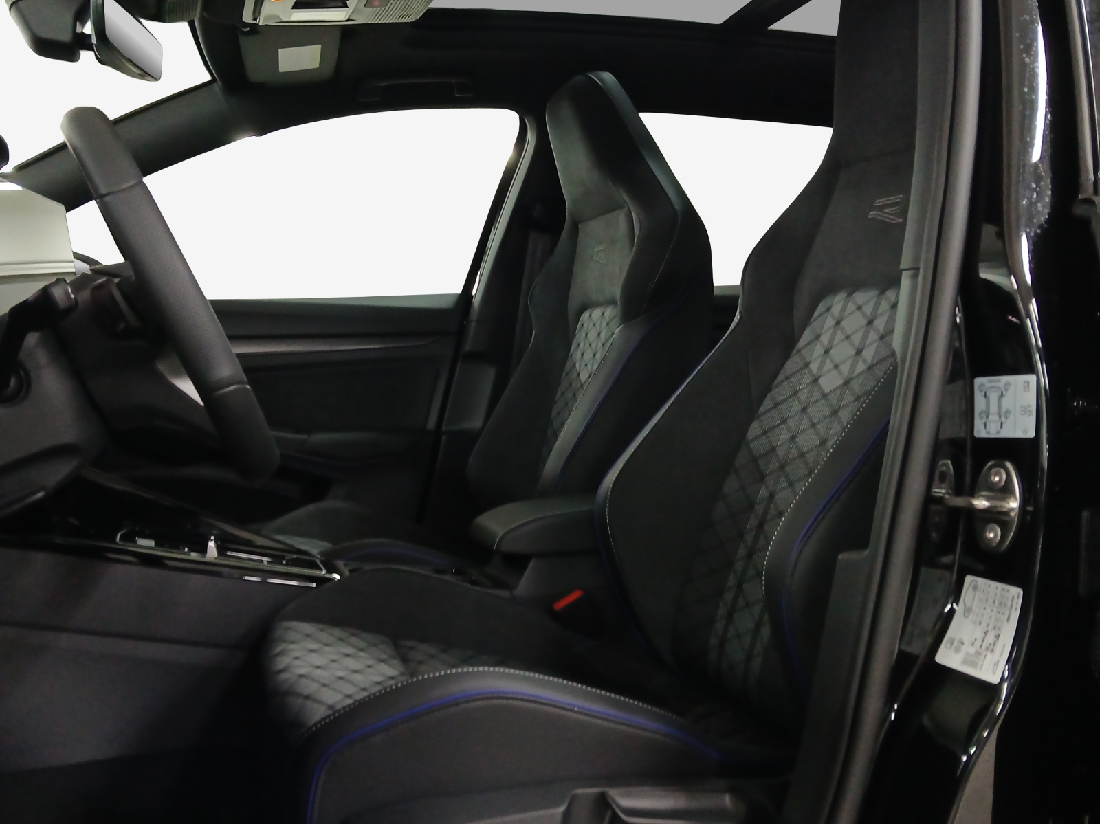 VW Golf Variant 1.5 eTSI mHEV R-Line-image-7