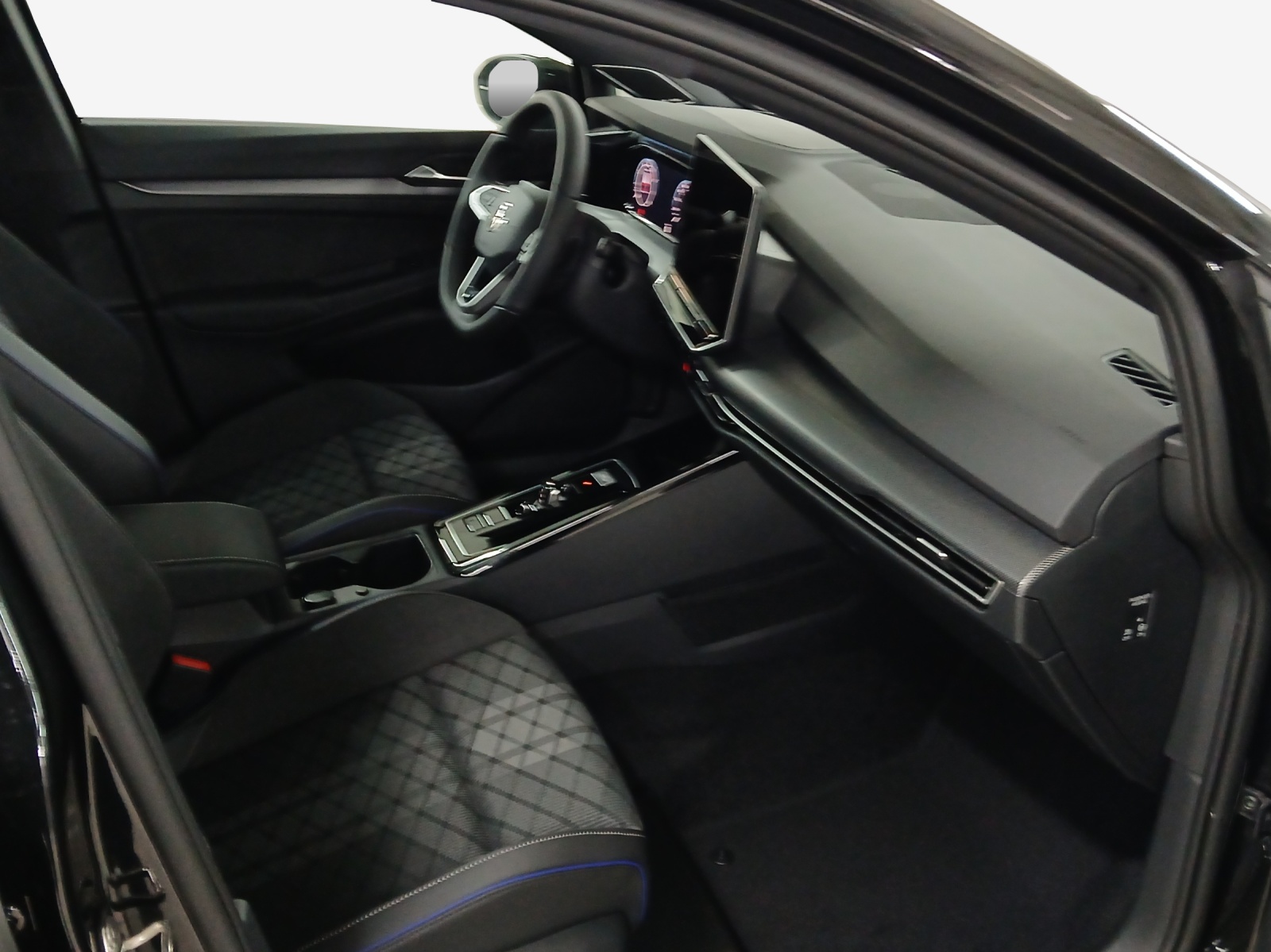 VW Golf Variant 1.5 eTSI mHEV R-Line-image-13