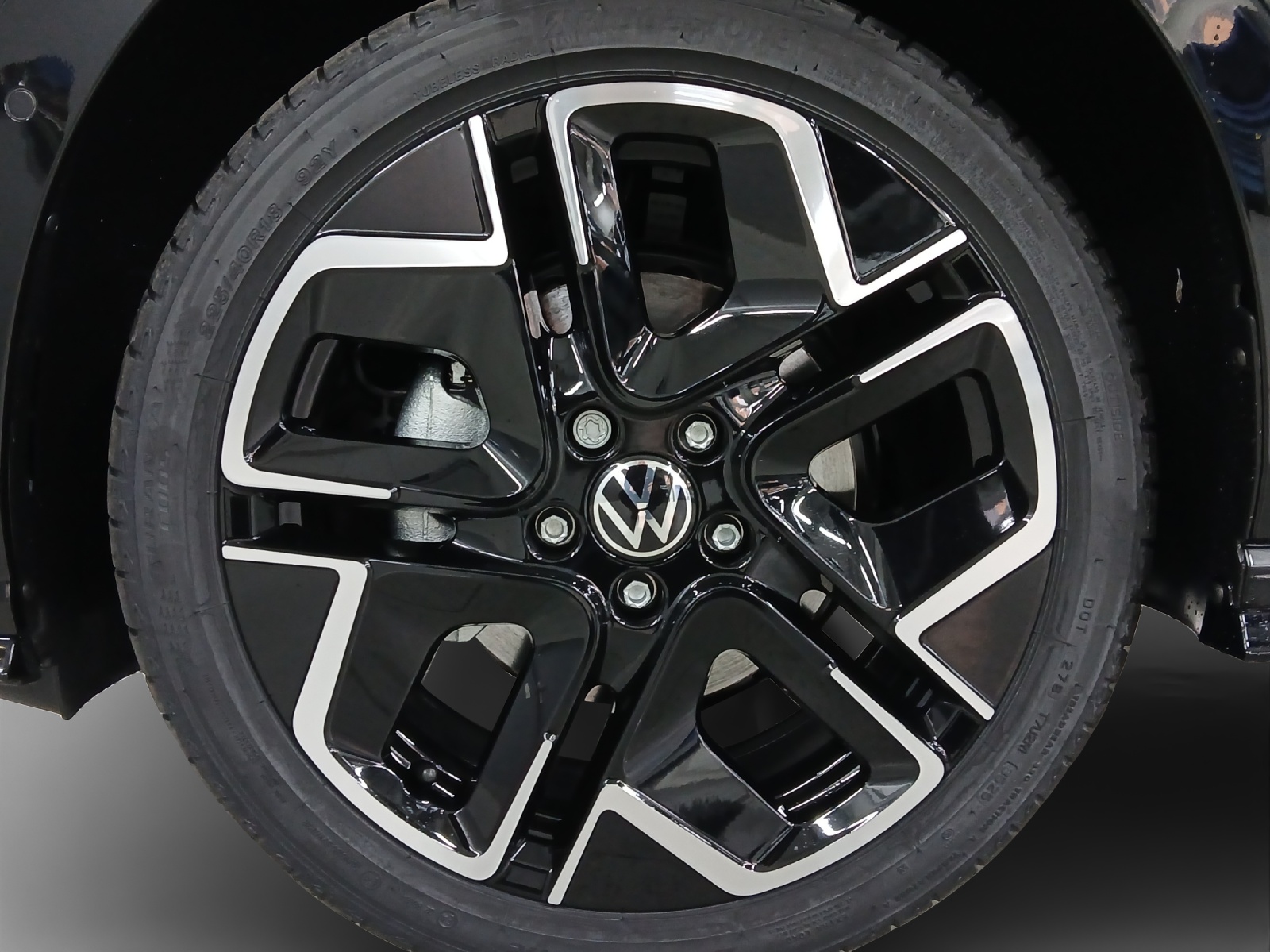 VW Golf Variant 1.5 eTSI mHEV R-Line-image-15