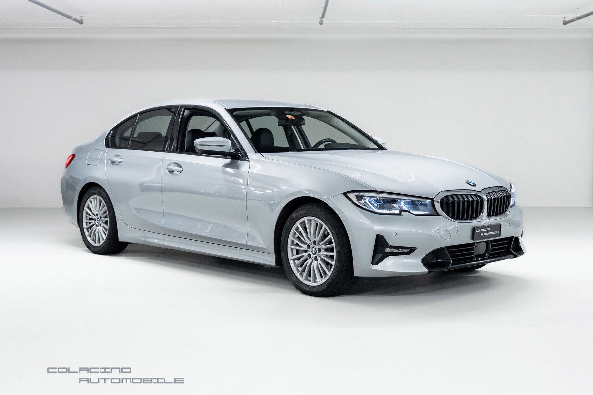 BMW 330e Steptronic Luxury Line-showroom-element-2