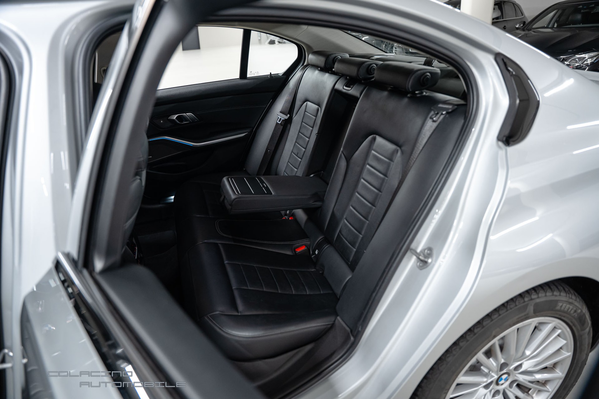 BMW 330e Steptronic Luxury Line-image-14