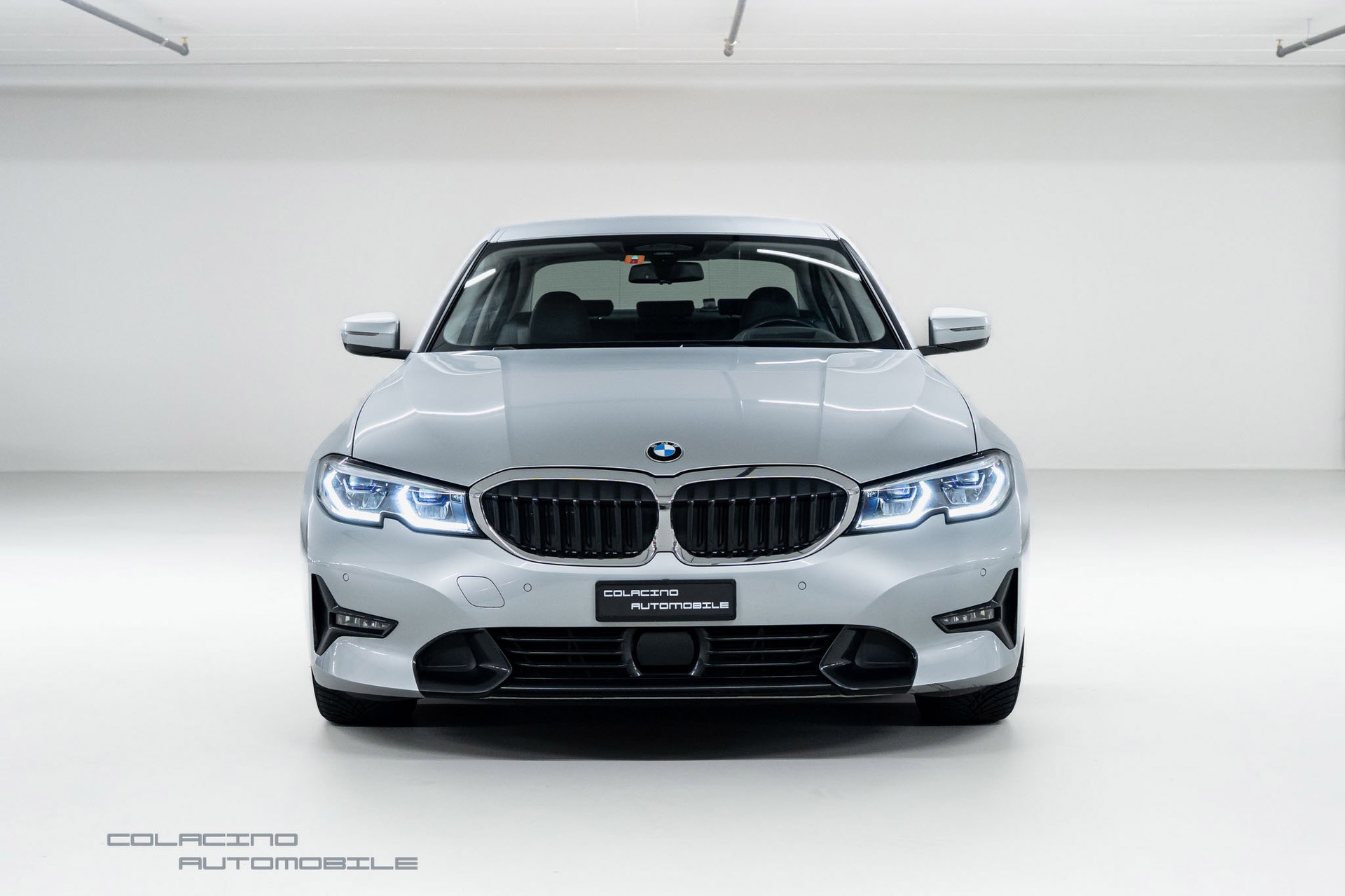 BMW 330e Steptronic Luxury Line-image-4
