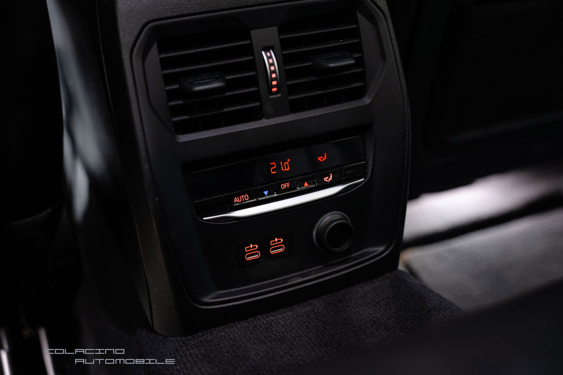 BMW 330e Steptronic Luxury Line-image-16
