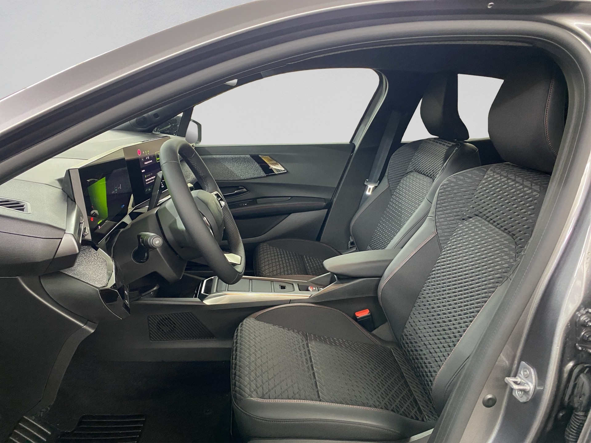 RENAULT Clio 1.8 E-Tech Techno-image-8