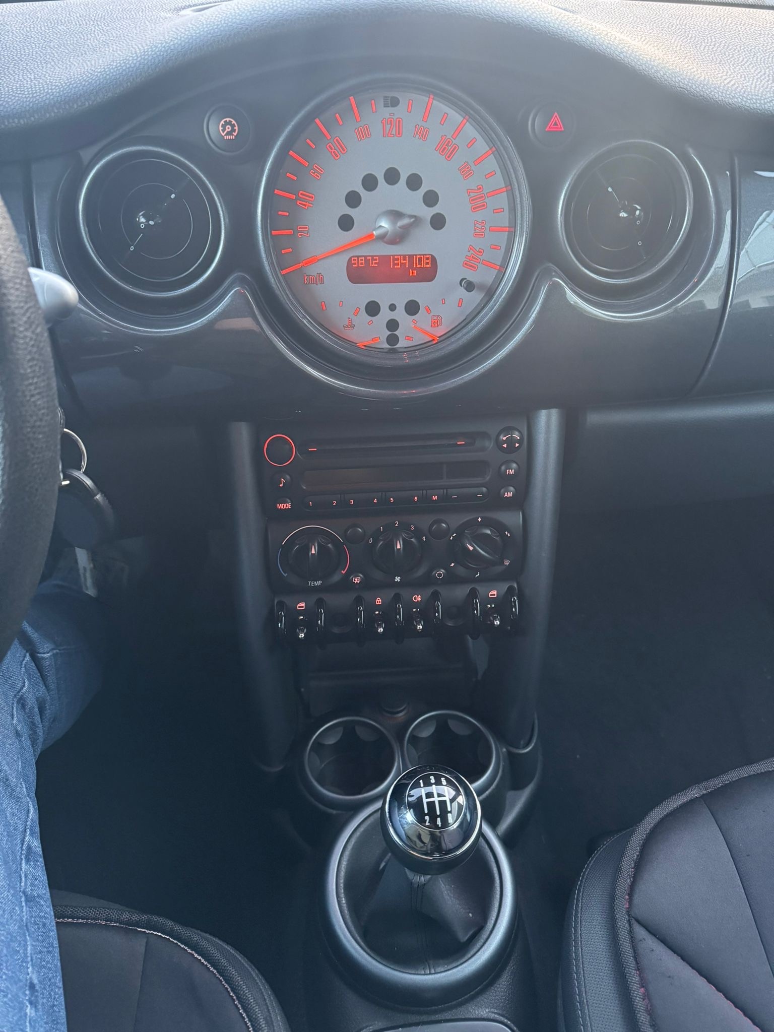 MINI Cooper Cabriolet-image-8