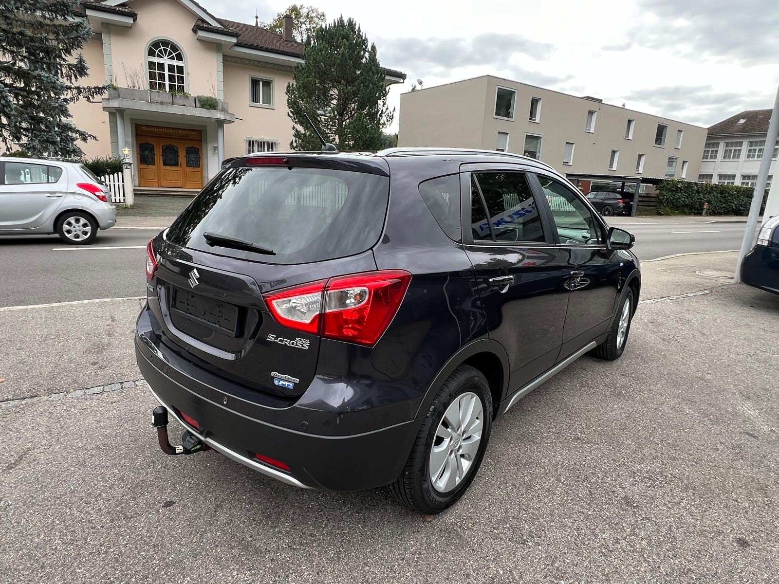 SUZUKI SX4 S-Cross 1.6 TD GL 4WD-image-4