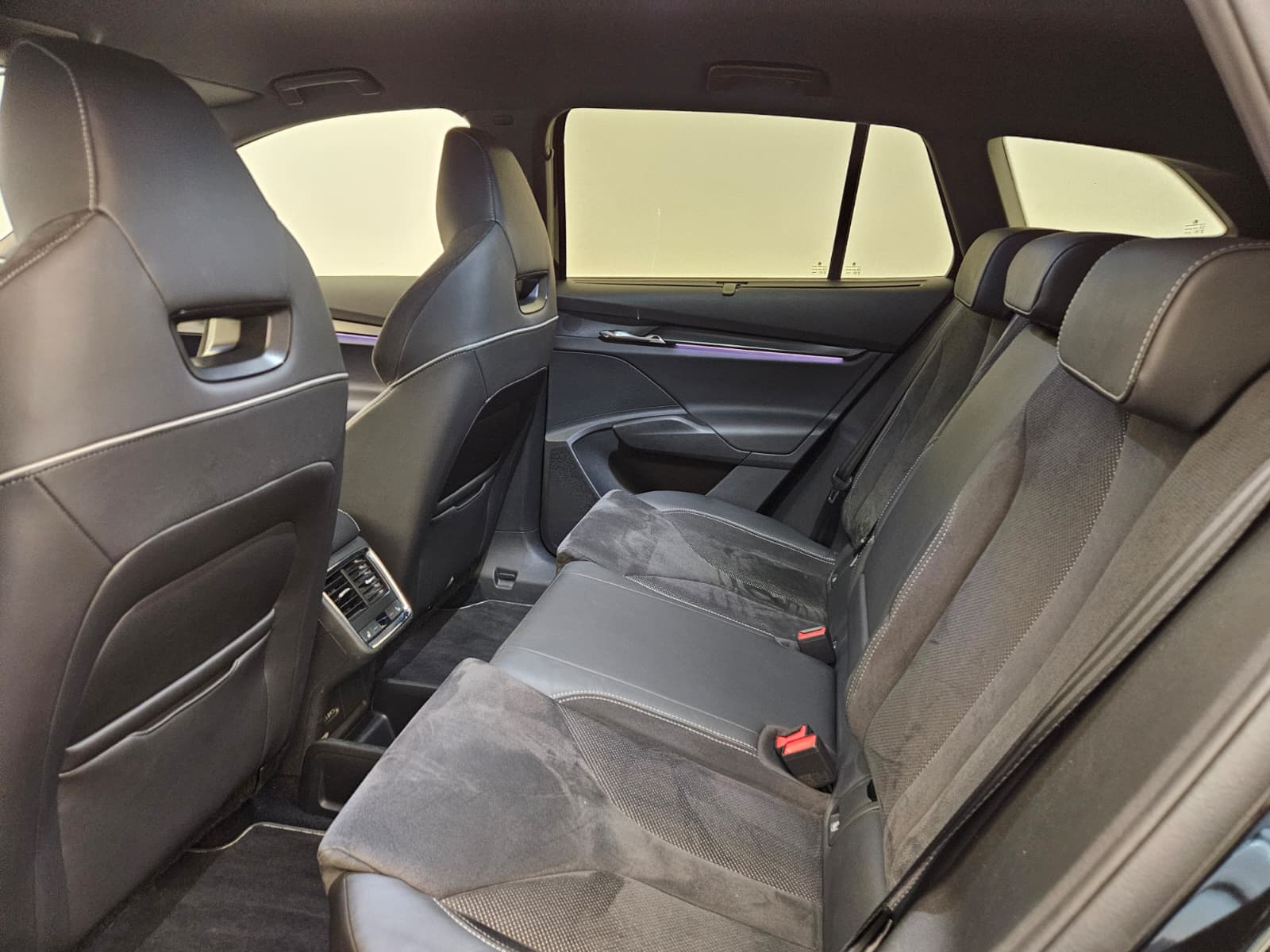 SKODA Enyaq iV 80 SportLine-image-13