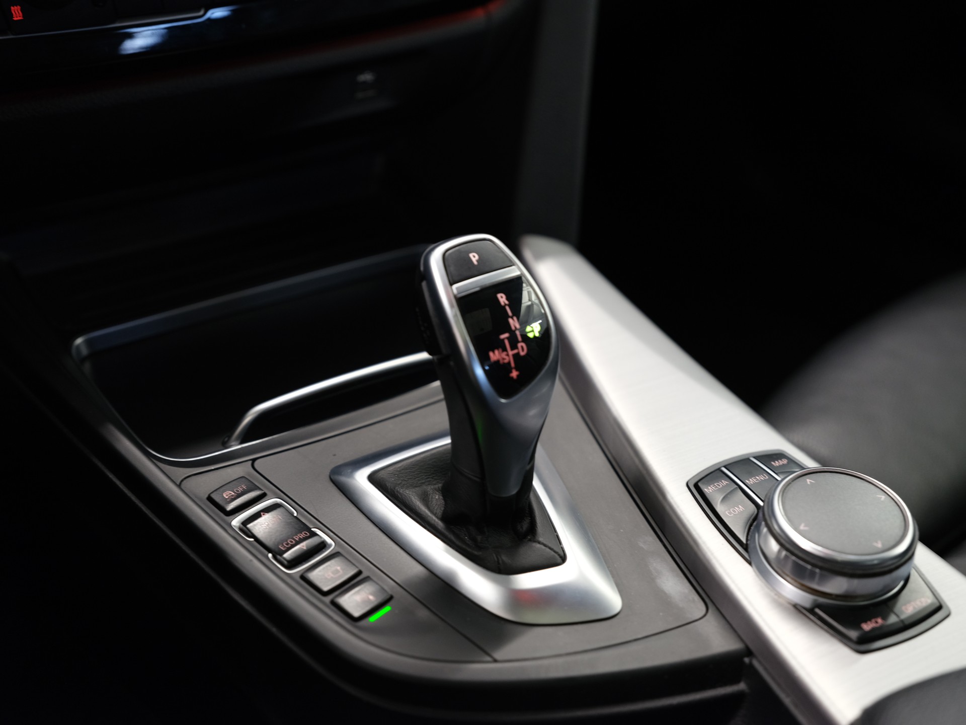 BMW 440i Coupé xDrive Steptronic *Head-Up Display* *Driving Assistant* *Leder Ausstattung* *Komfortzugang*-image-15