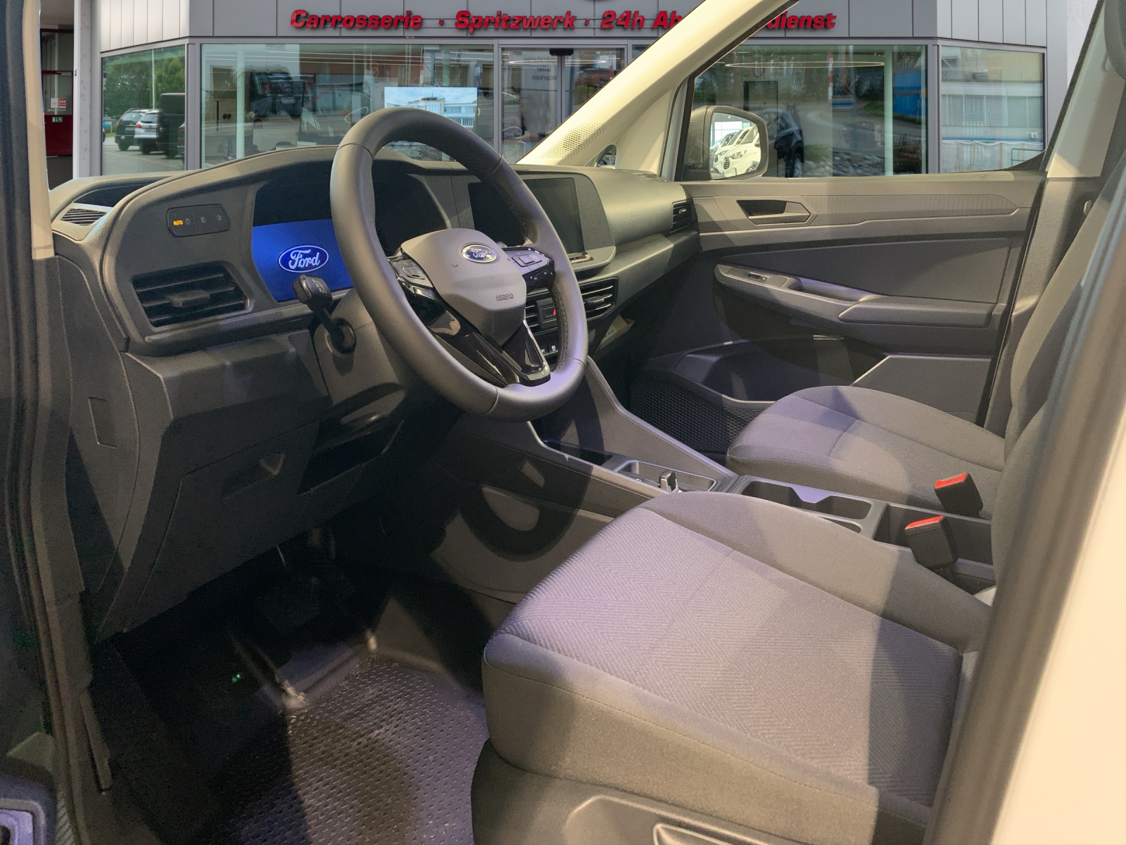 FORD Grand Transit Connect 1.5 Trend PHEV-image-6