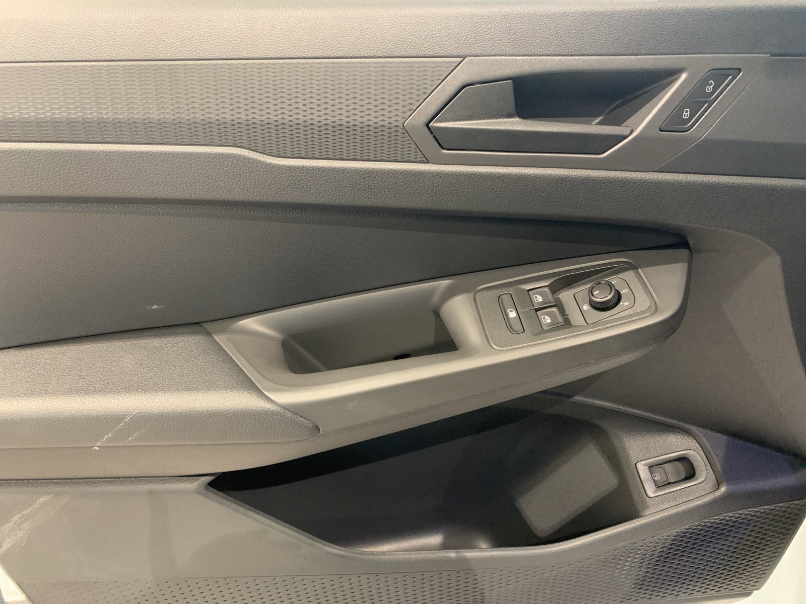 FORD Grand Transit Connect 1.5 Trend PHEV-image-7