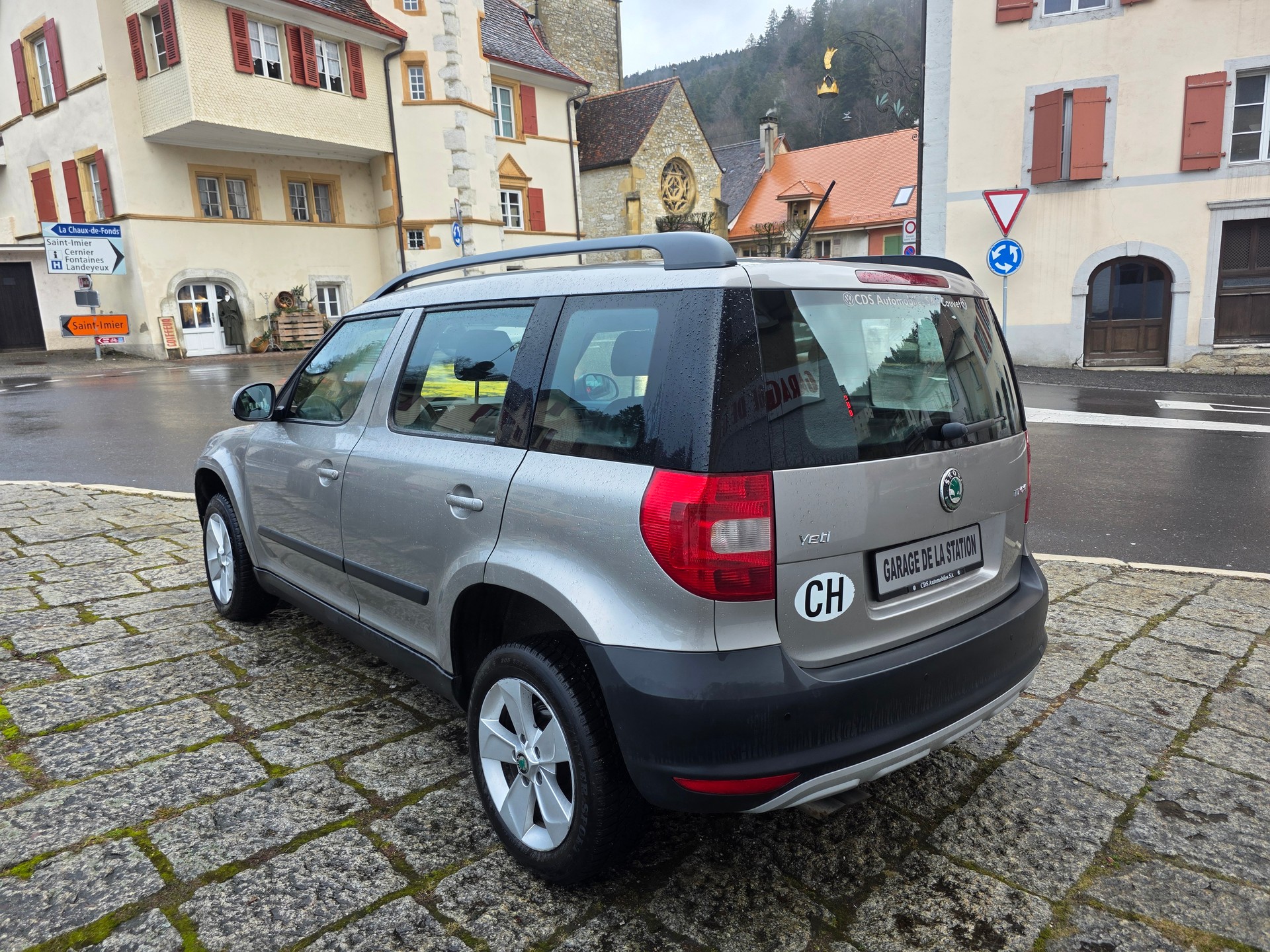 SKODA Yeti 2.0 TDI Active 4x4 DSG-image-5