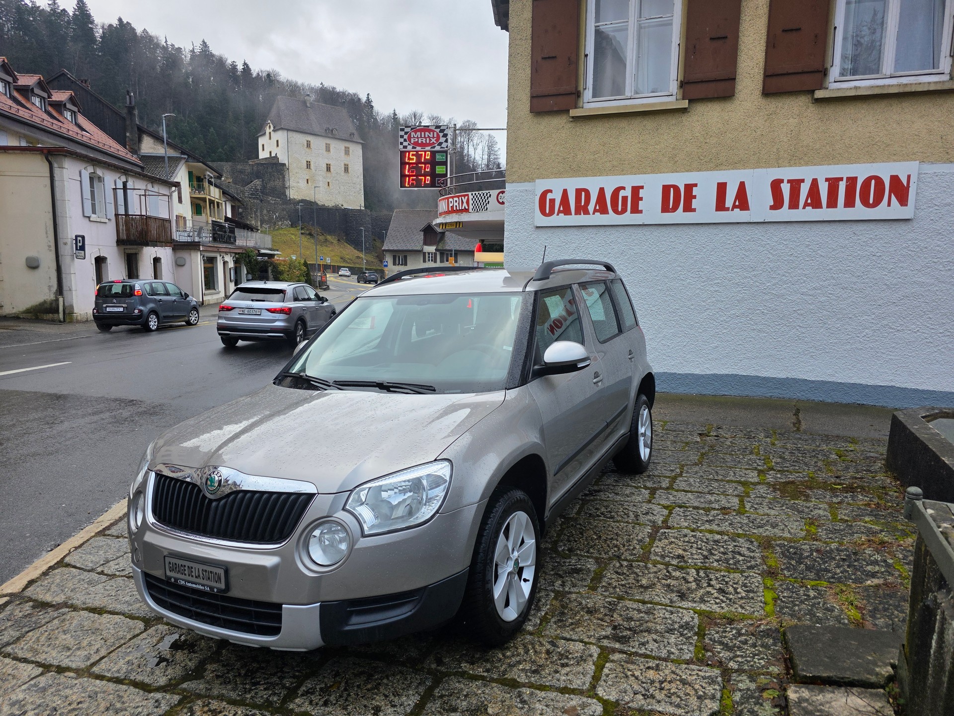 SKODA Yeti 2.0 TDI Active 4x4 DSG-image-0