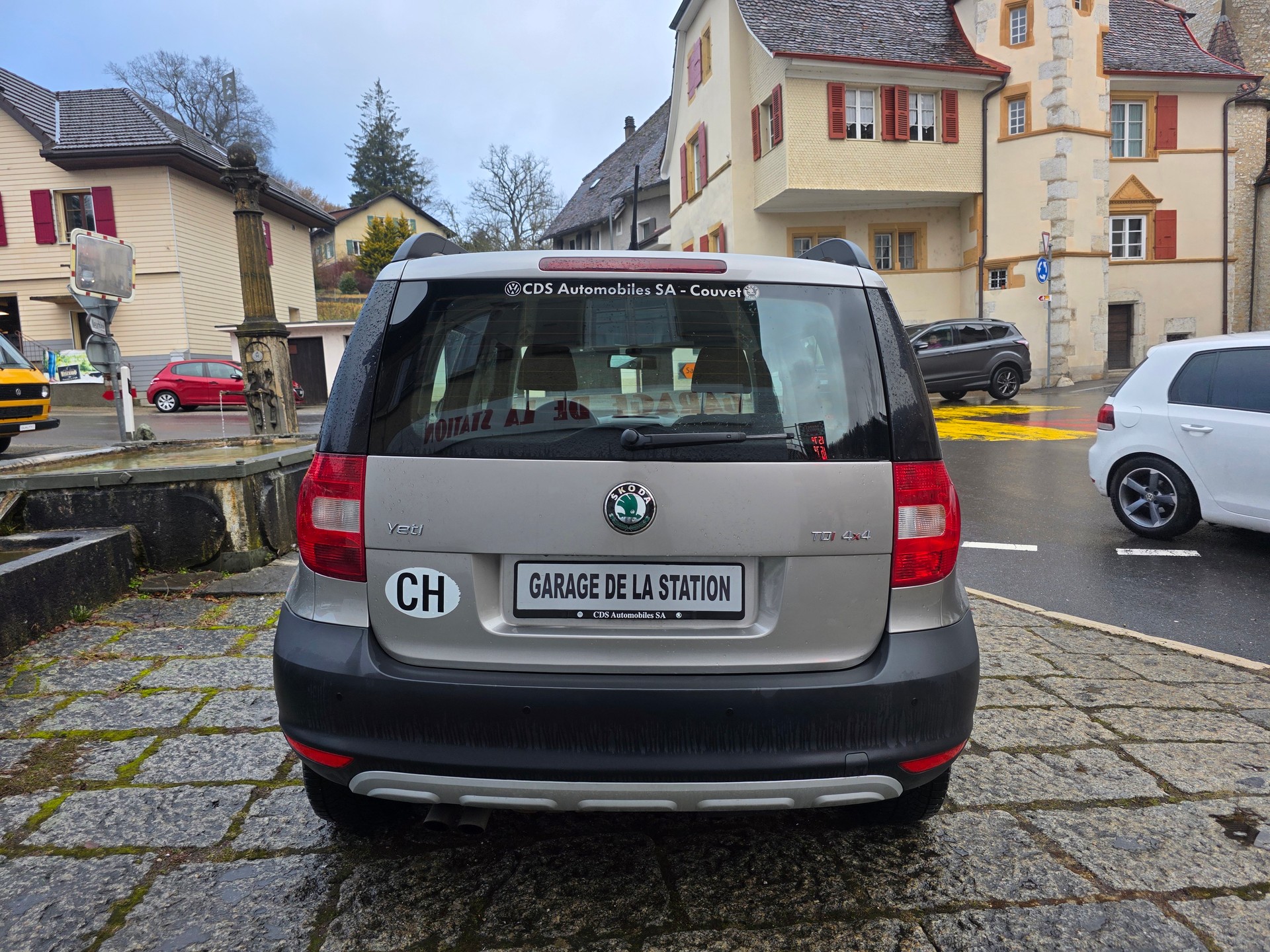 SKODA Yeti 2.0 TDI Active 4x4 DSG-image-4