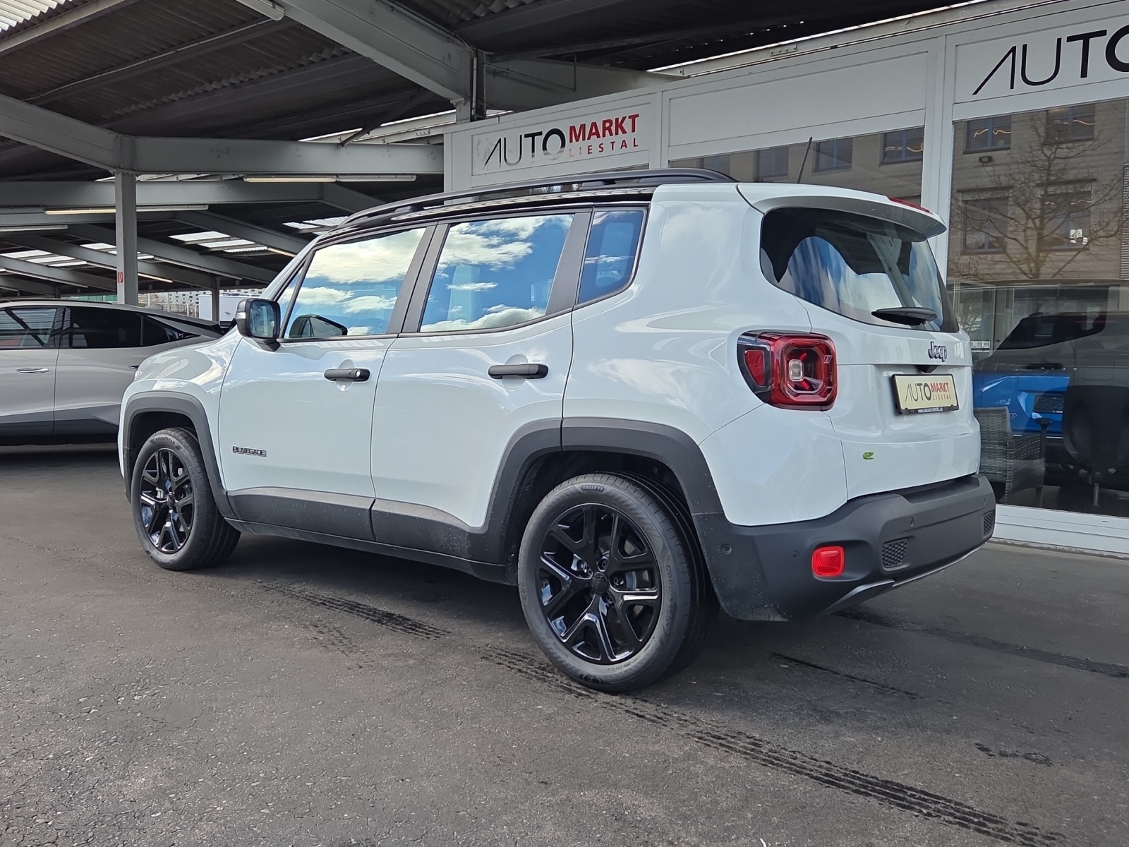 JEEP Renegade 1.5 MHEV Summit-image-2