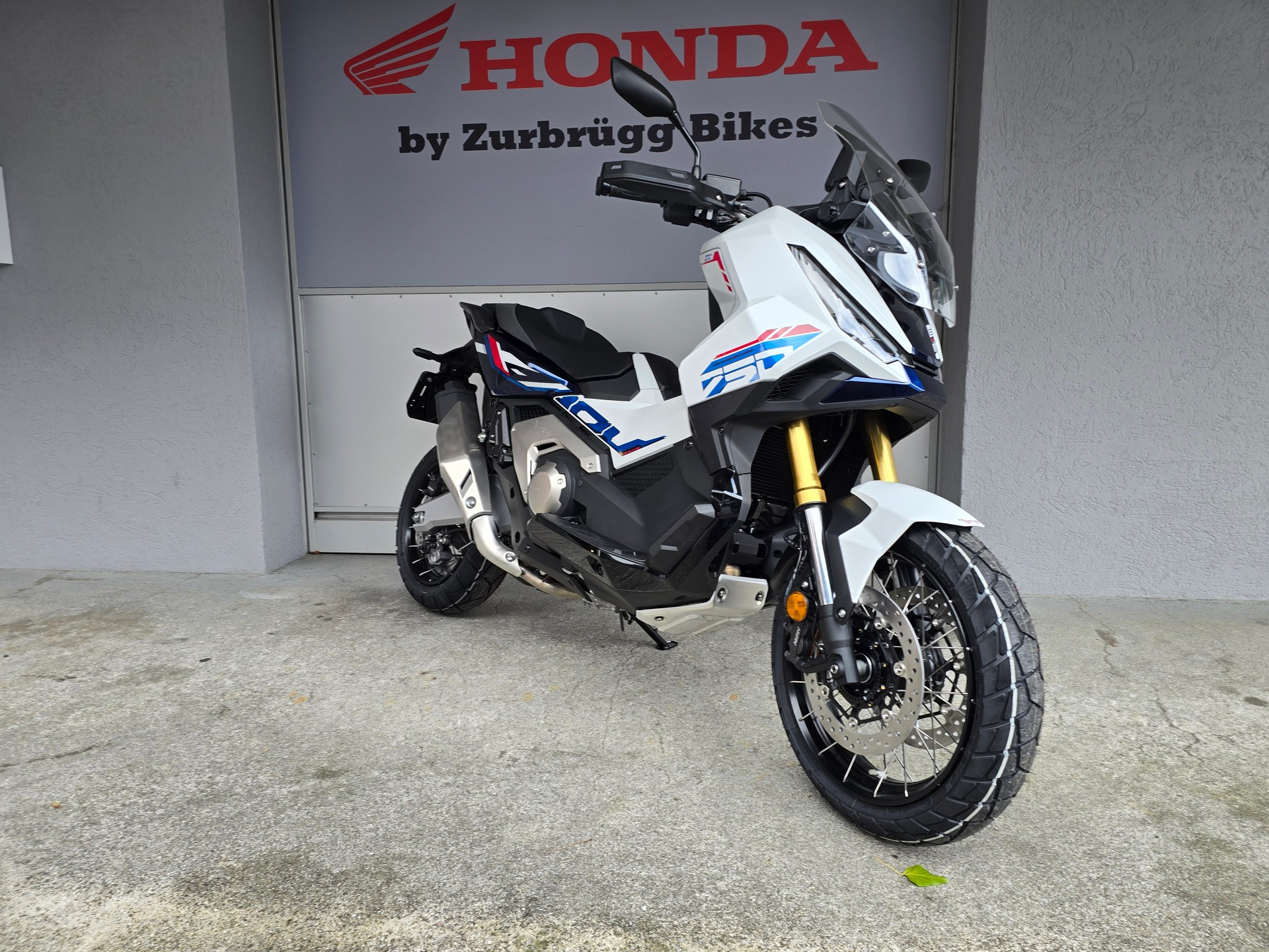 HONDA X-ADV 750-image-1
