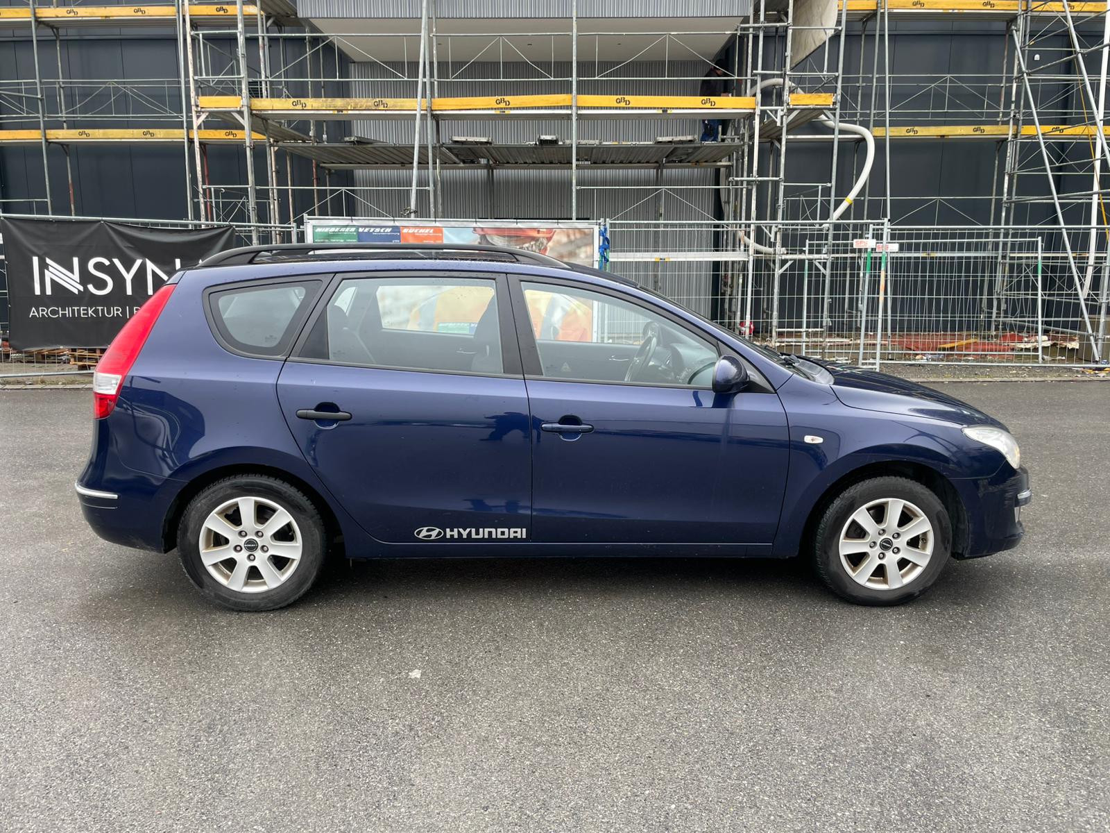 HYUNDAI i30 Wagon 1.6 CRDi Style-image-4